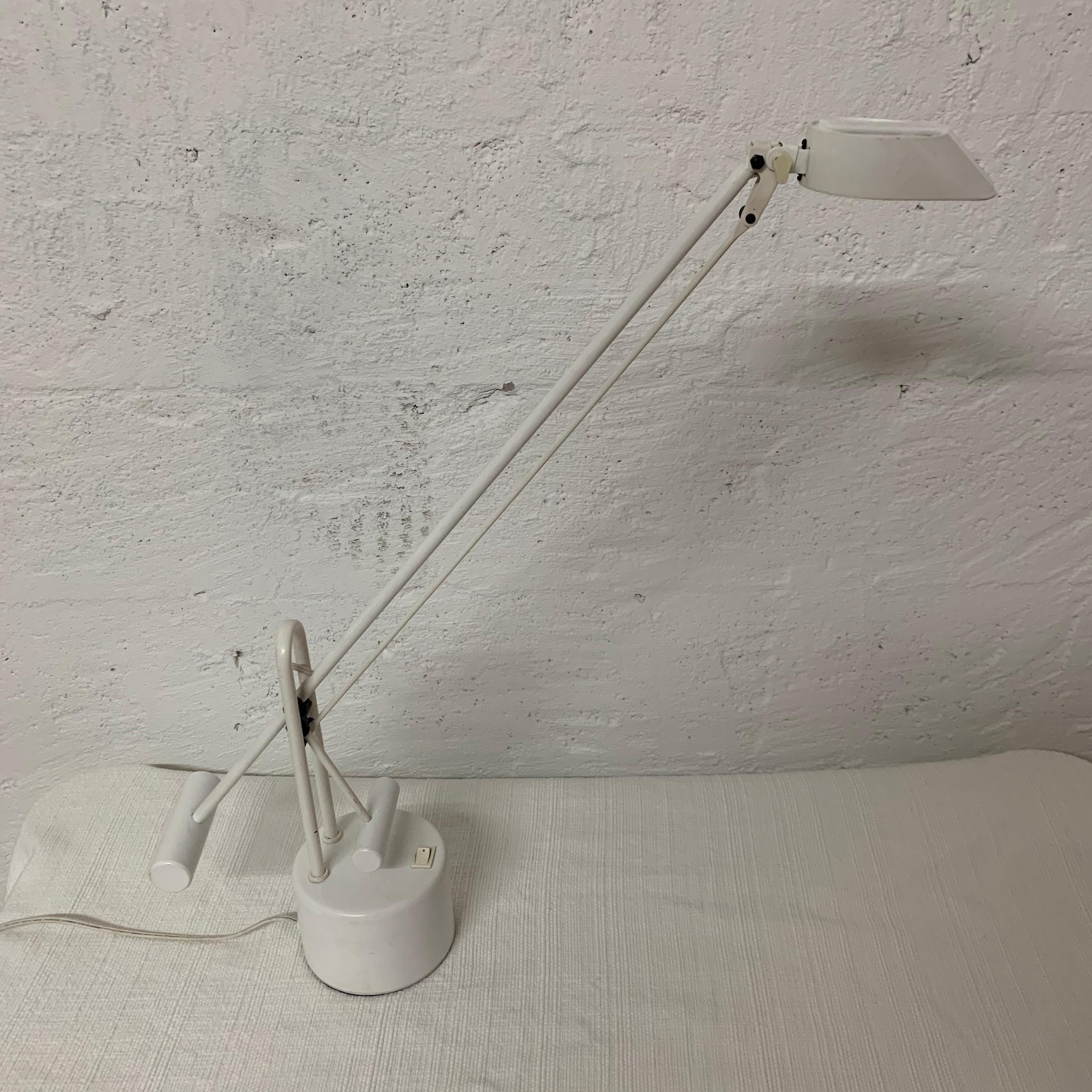 Postmodern Articulating Desk or Task lamp In Good Condition In Miami, FL