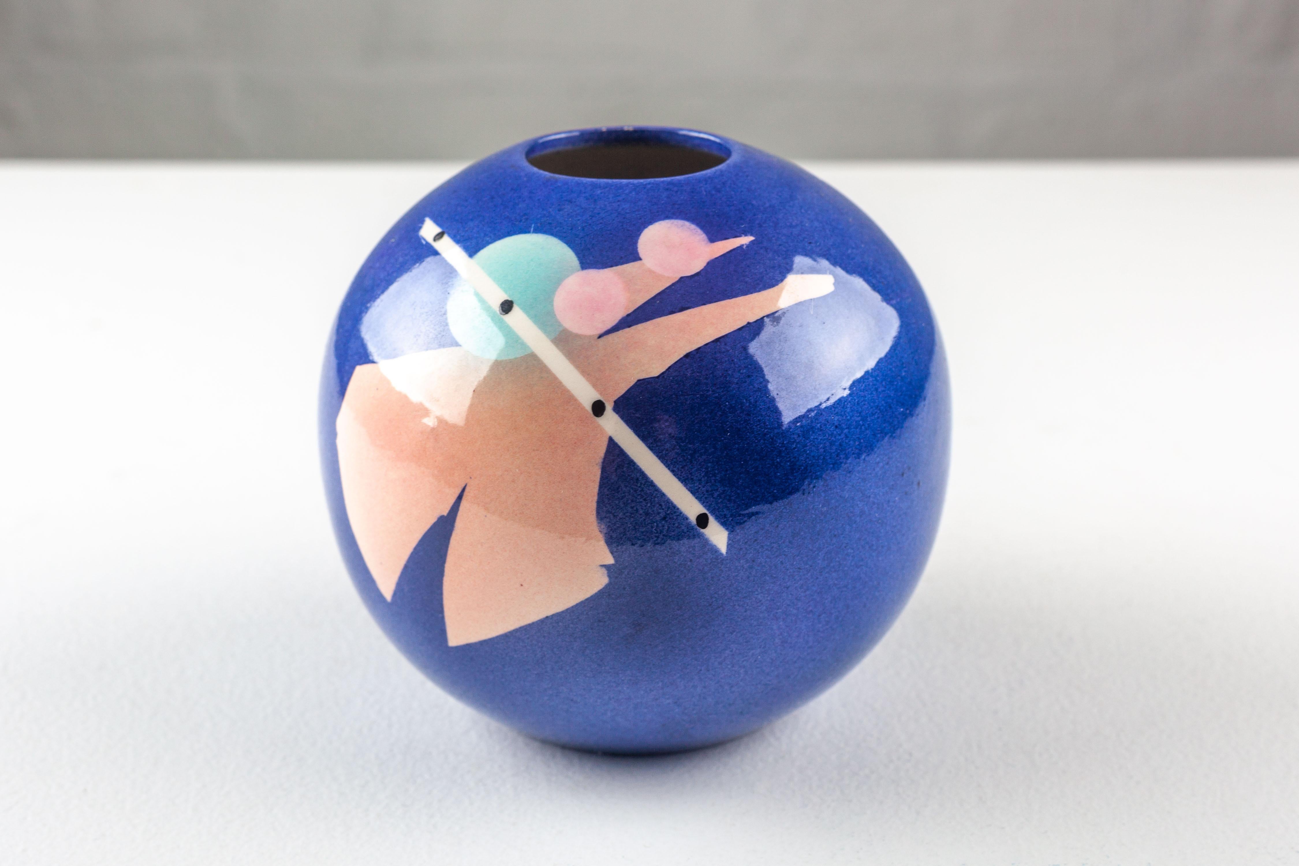 Post-modern Ball Vase by Harris-Cies, Signed Dated, USA 1980s For Sale 4