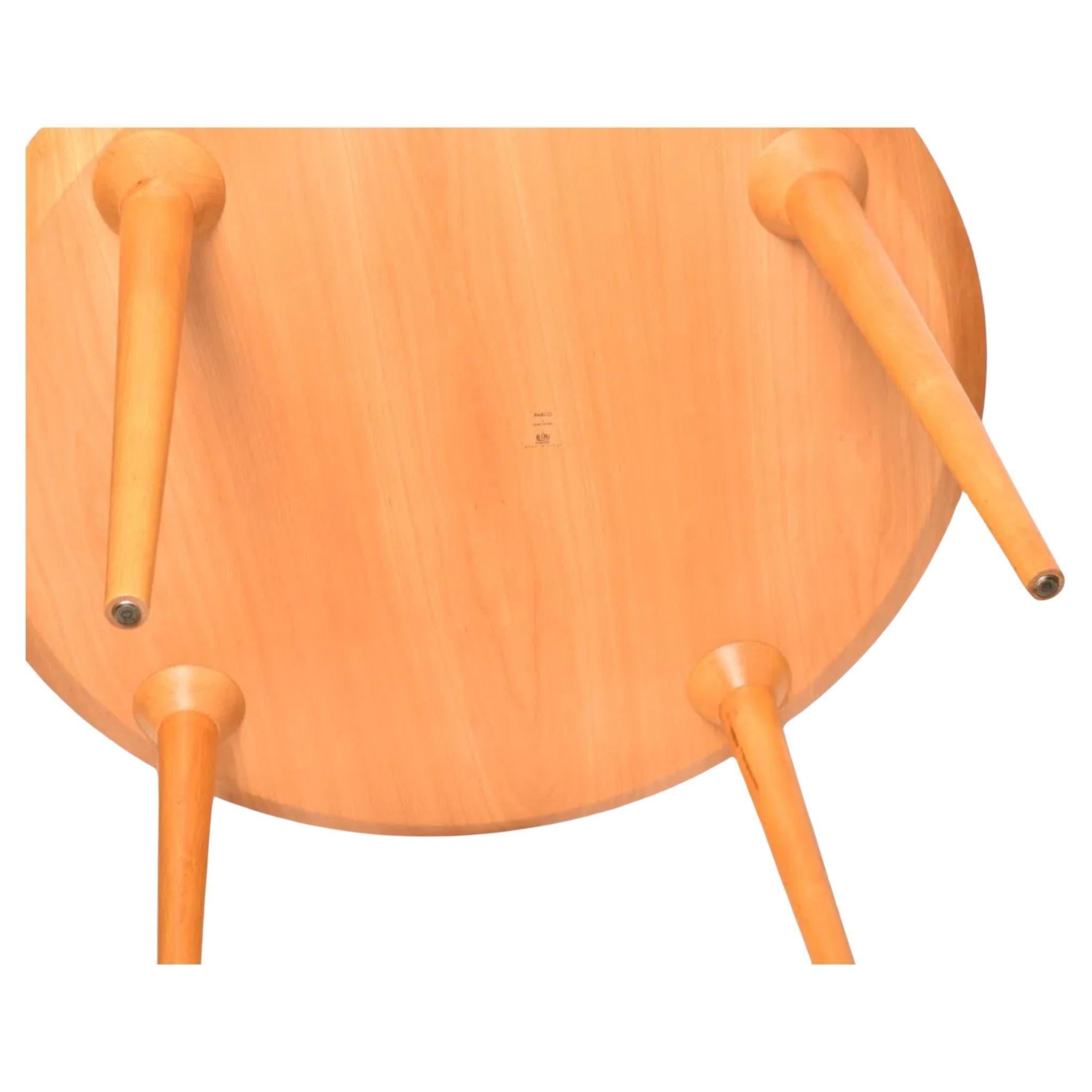 Post-Modern Post modern beech round dining Table with tapered legs by Lluis Clotet For Sale