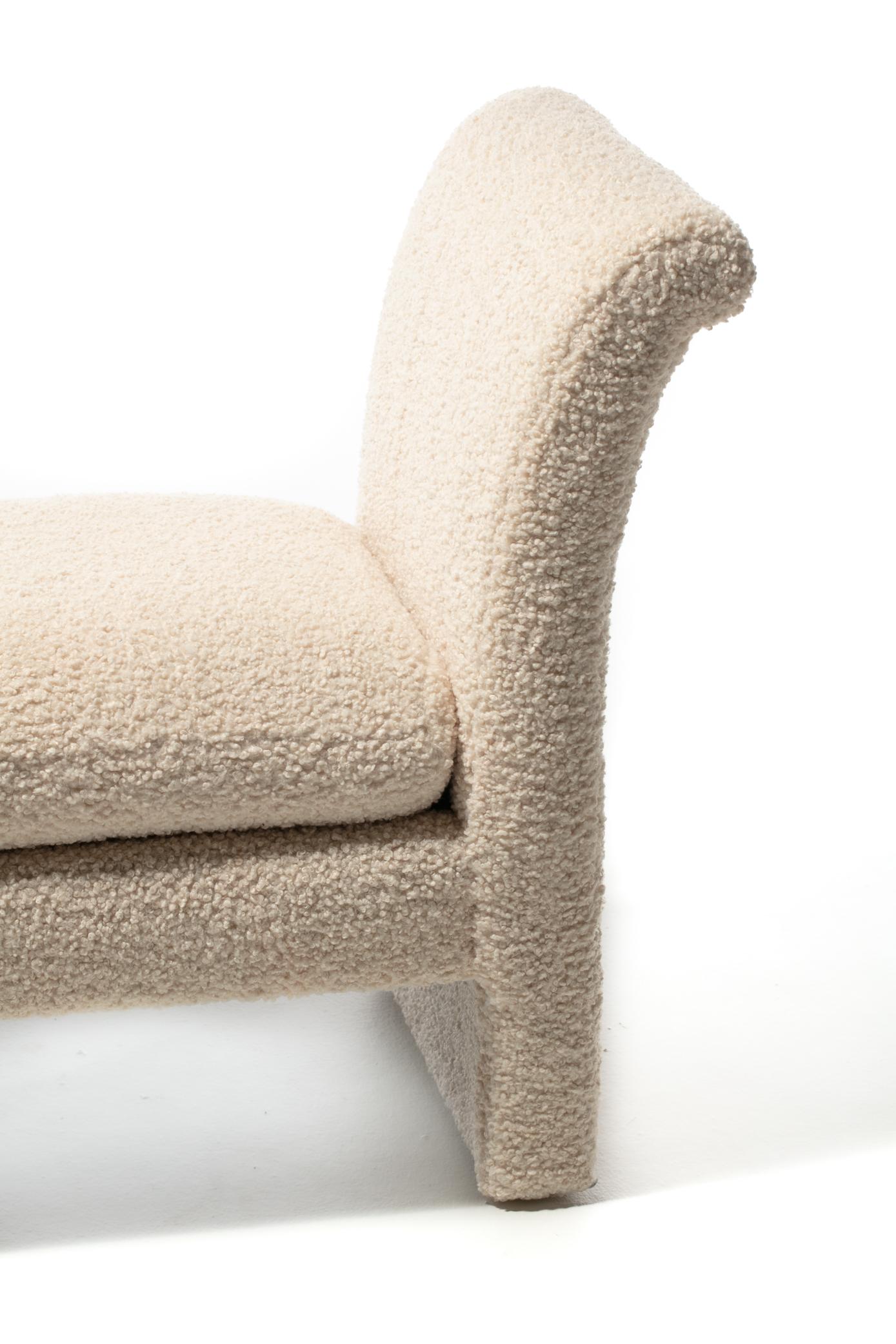 Panchina Post Modern Settee appena rivestita in lussuoso Bouclé bianco avorio in vendita 5