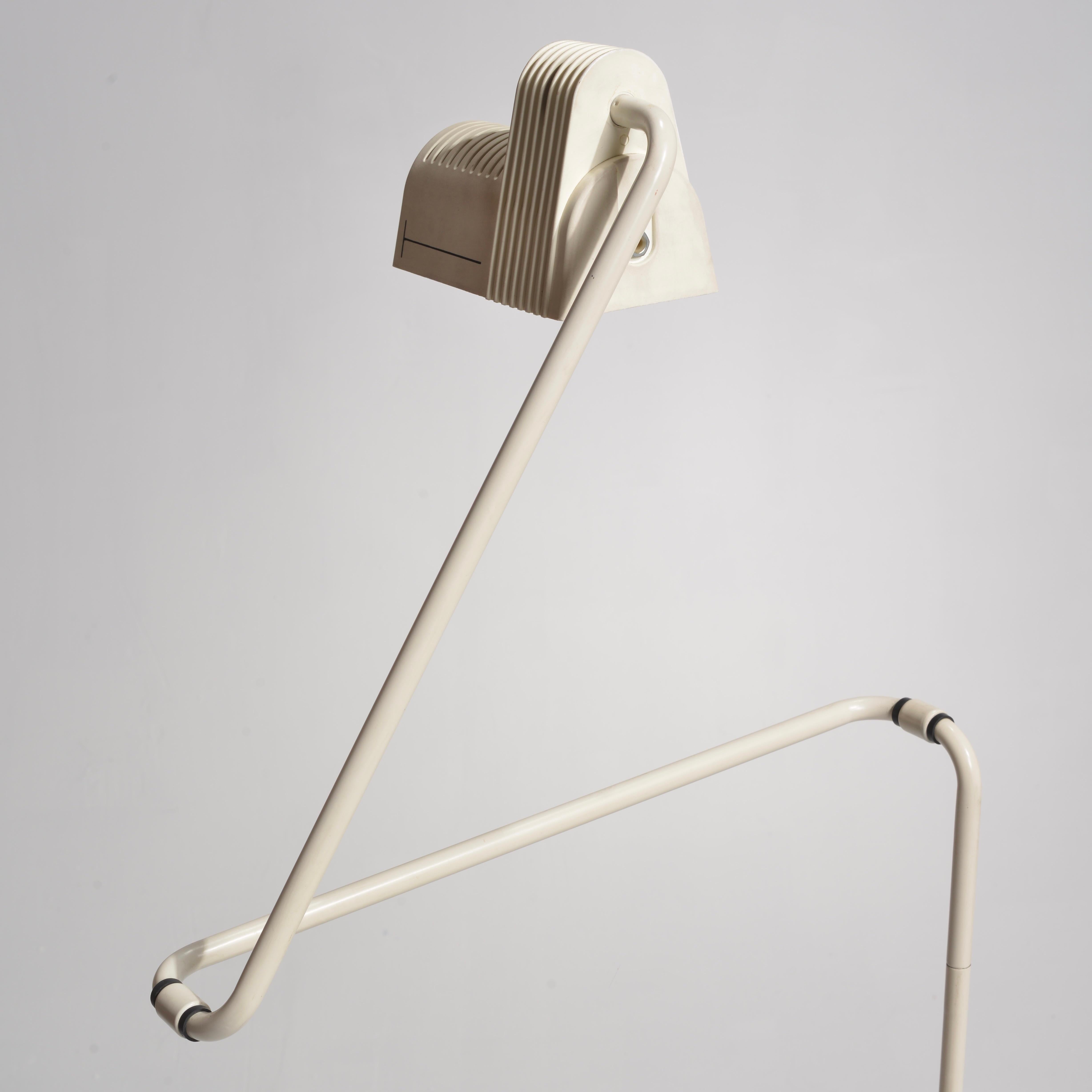 Lampadaire pliable post-moderne de Hannes Wettstein pour Belux, Espagne en vente 1