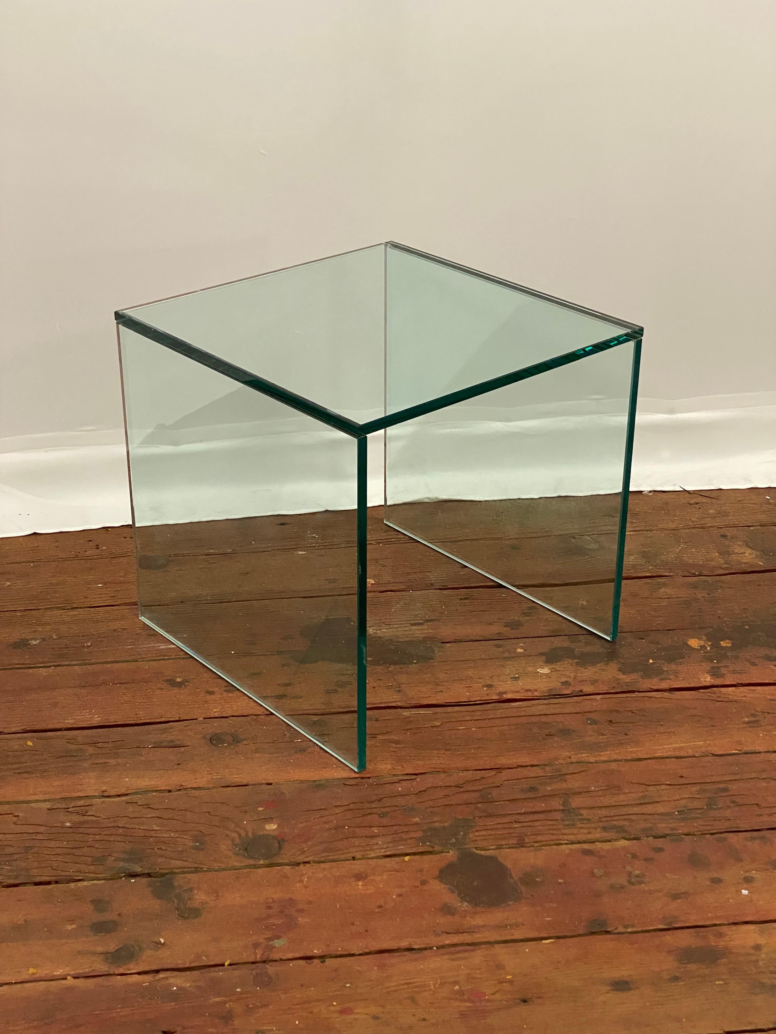 Beveled Post Modern Bevel and Polished Green Edge Glass End Table For Sale