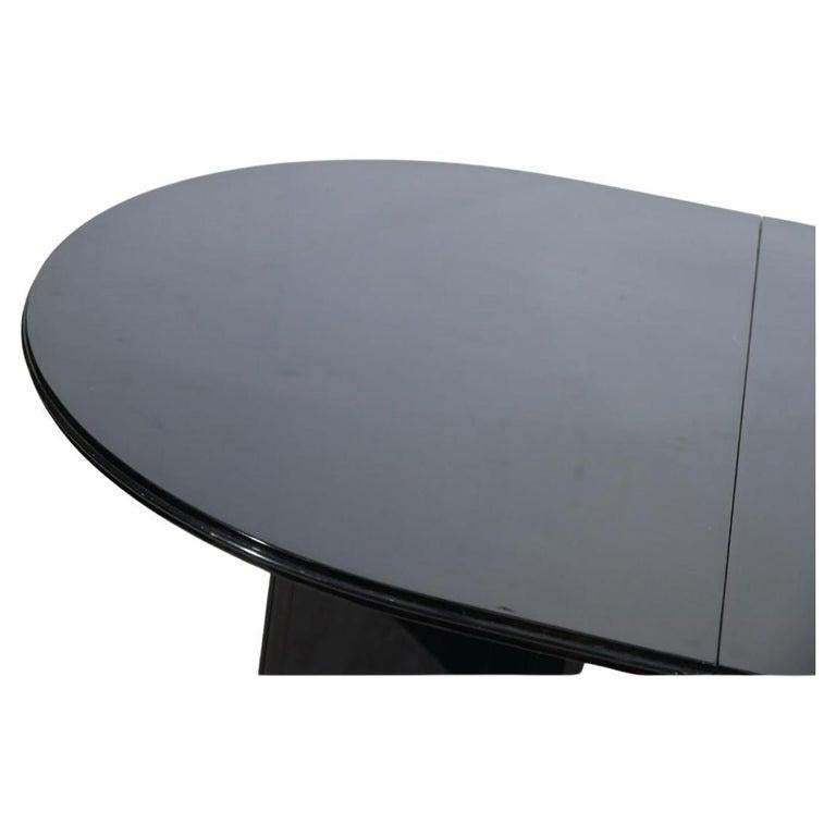 Post Modern Black Lacquered Double Pedestal Oval Dining Table with Leaf In Good Condition For Sale In Brooklyn, NY