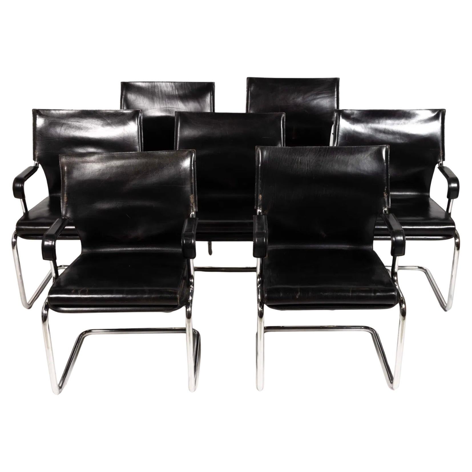 italien The Moderns Chaises UNO en cuir noir avec structure en tube chromé Archizoom en vente
