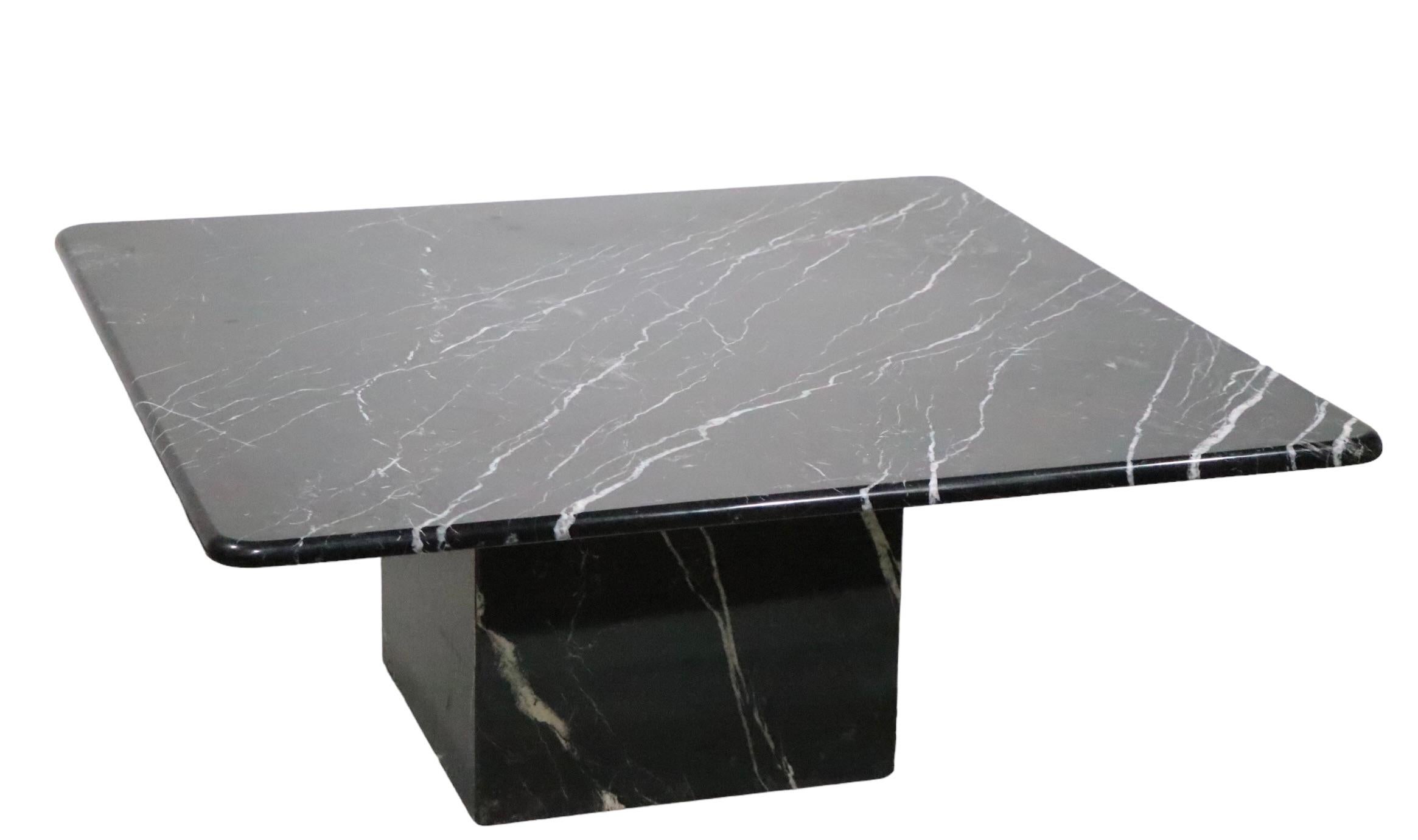 Post Modern Black Marble Pedestal Base Coffee Table Made in Italy c 1970’s In Good Condition For Sale In New York, NY