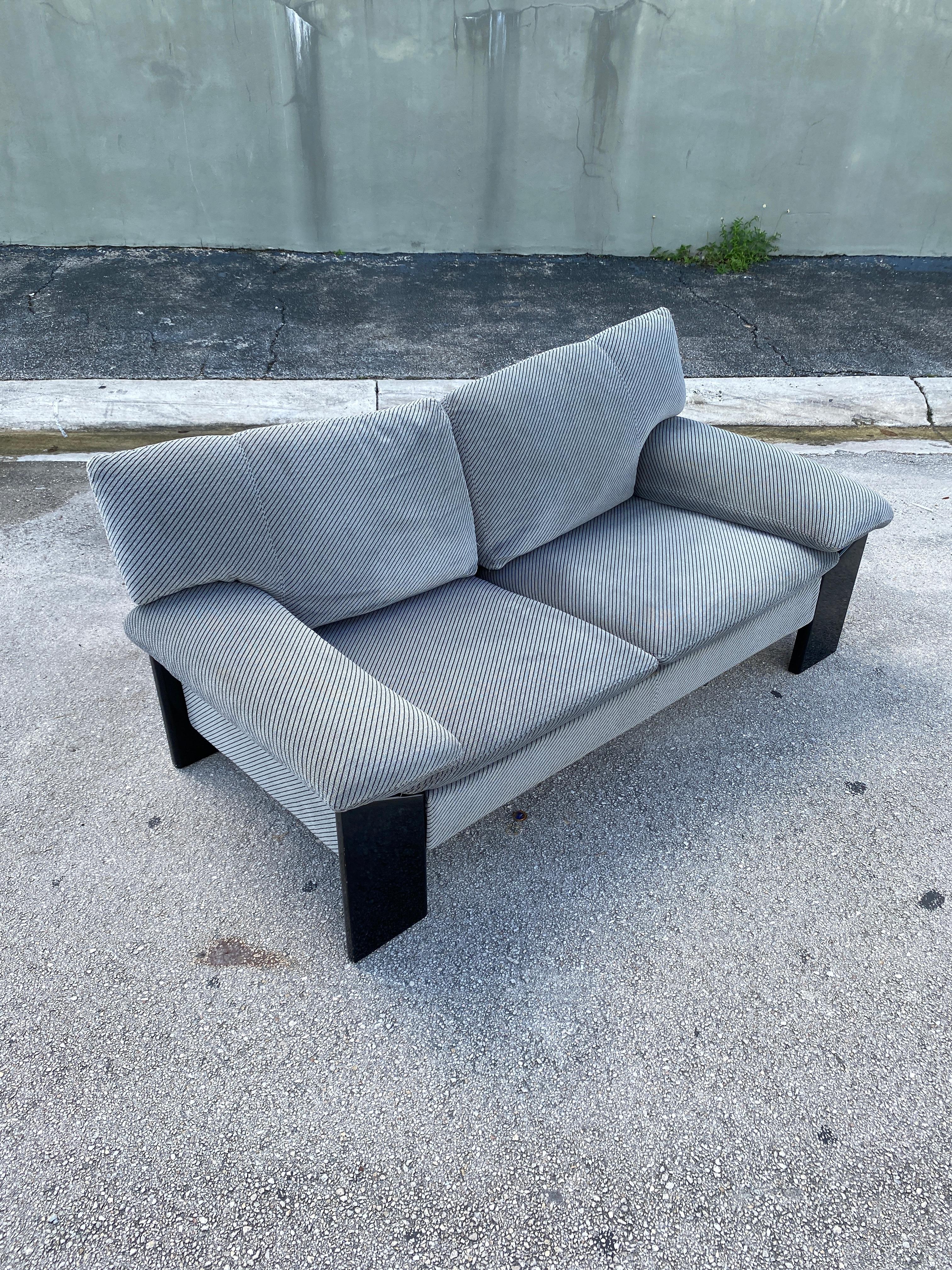 Post Modern Black Settee in the Style of Sapporo For Sale 2