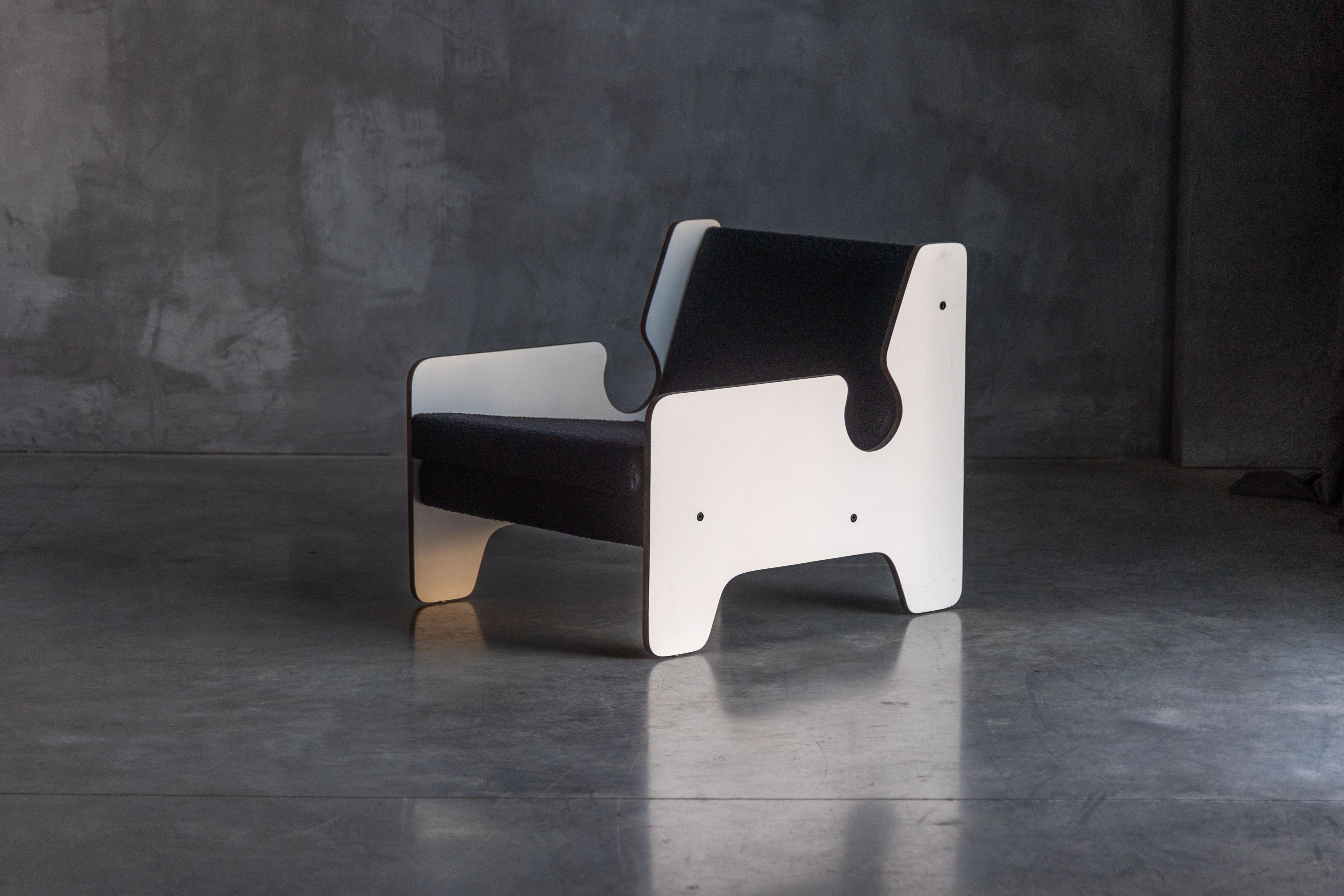 Post-Modern Black & White Lounge Chair, Italy, 1970s For Sale 9