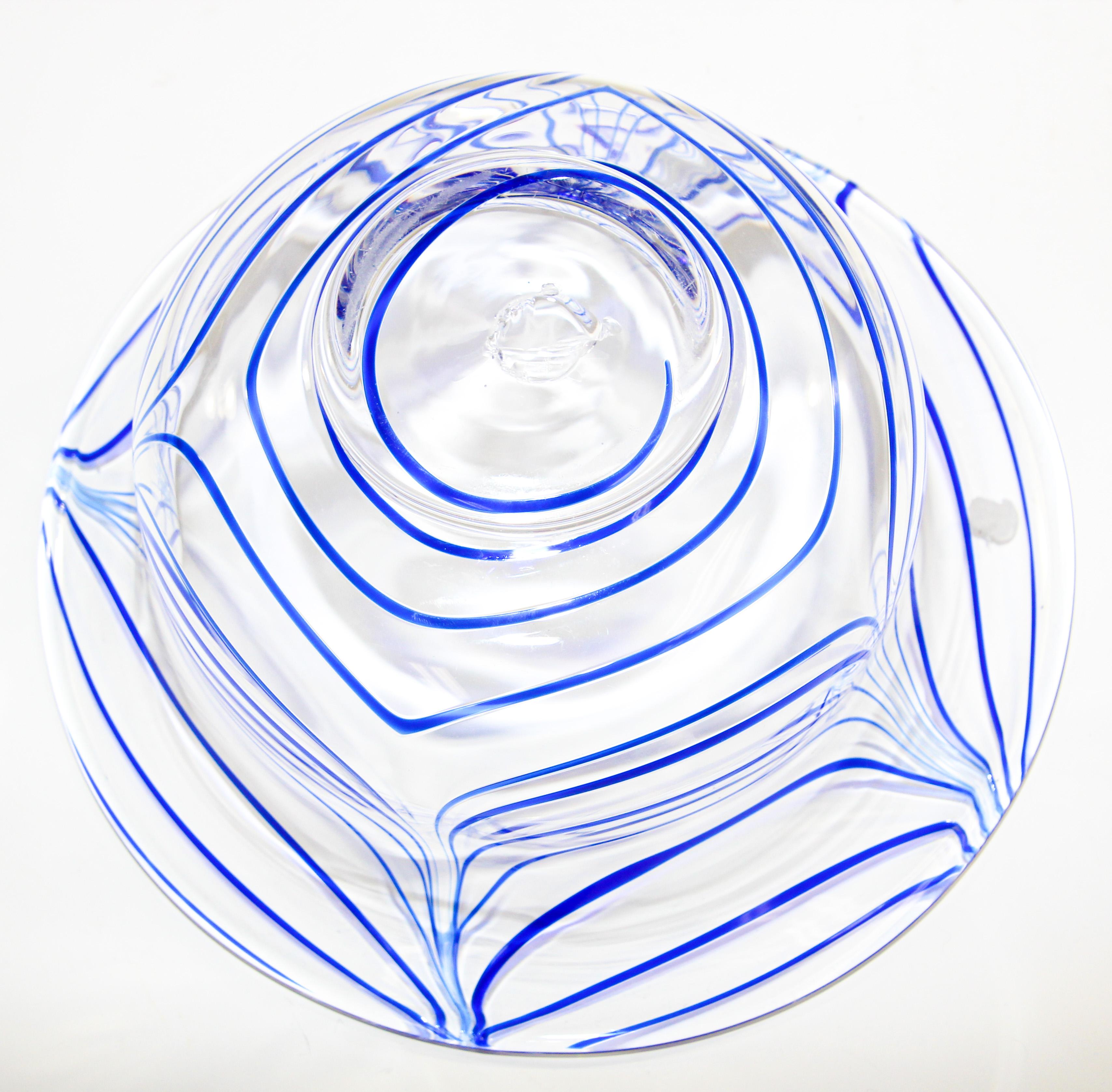 Grand bol décoratif en verre soufflé à la main de Murano, bleu et transparent, post-moderne en vente 11