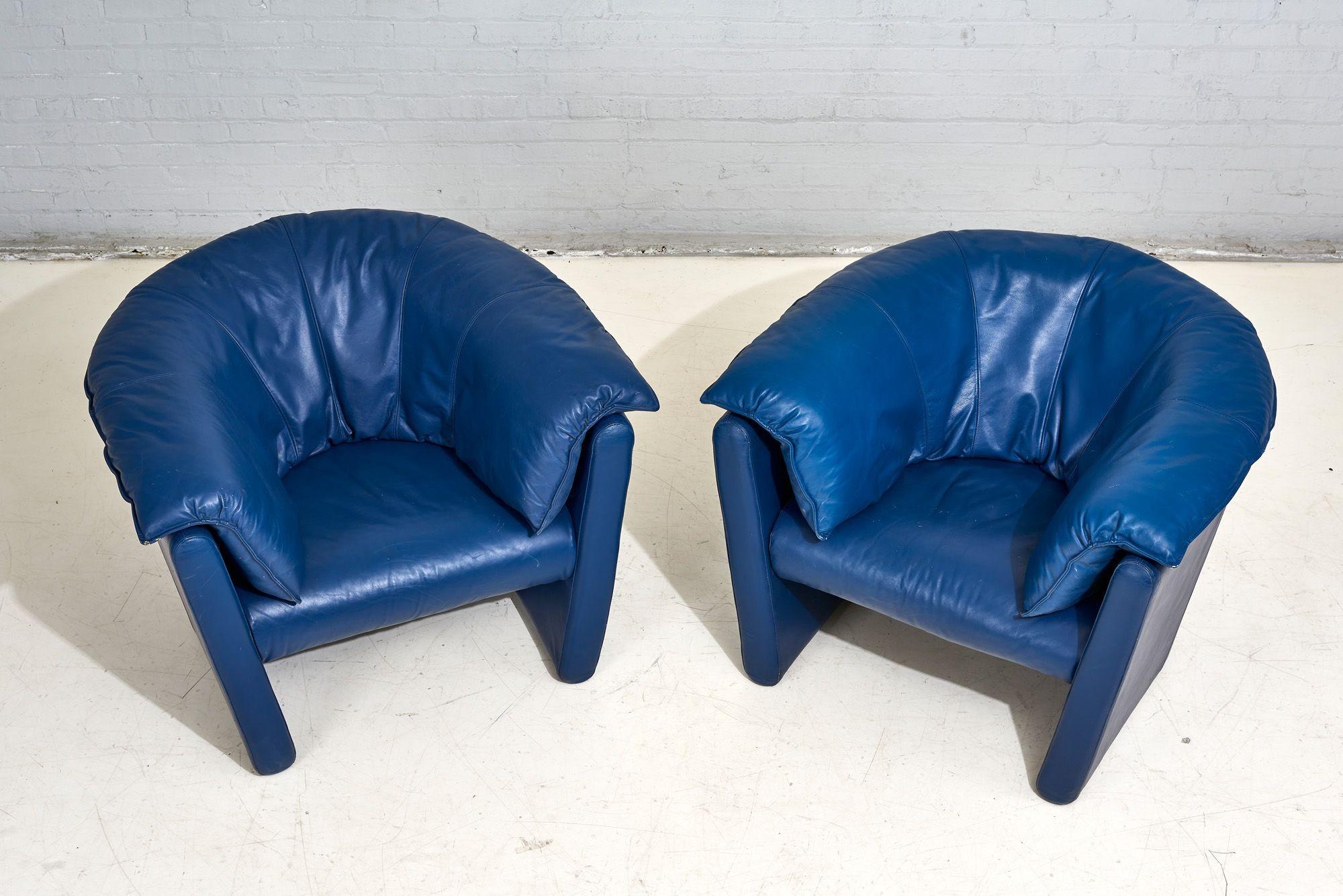 Post-Modern Post Modern Blue Leather Barrel Lounge Chairs, 1980 For Sale