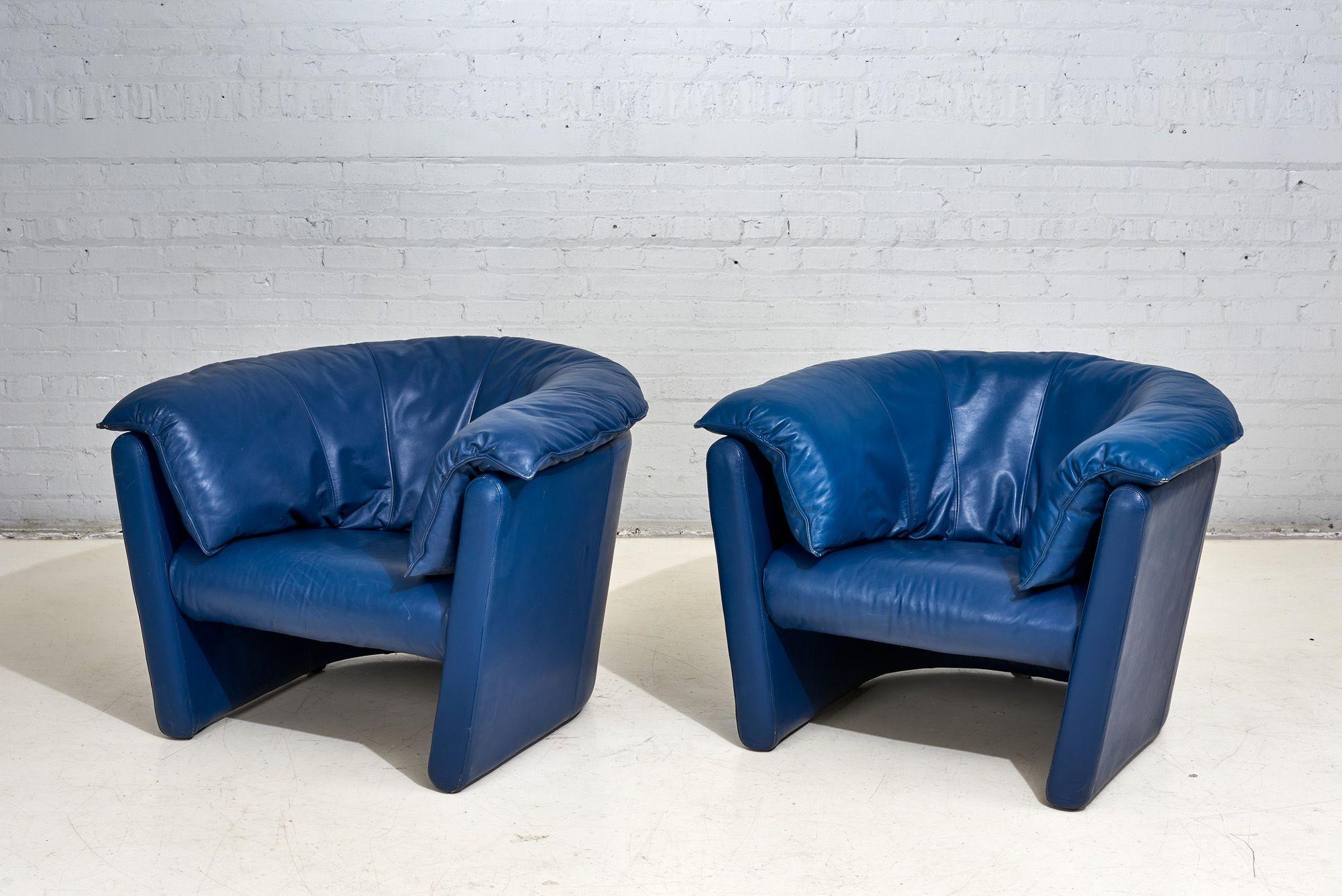 American Post Modern Blue Leather Barrel Lounge Chairs, 1980 For Sale