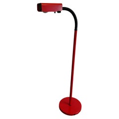 Postmoderne Stehlampe mit flexiblem Halsausschnitt, leuchtend rot 