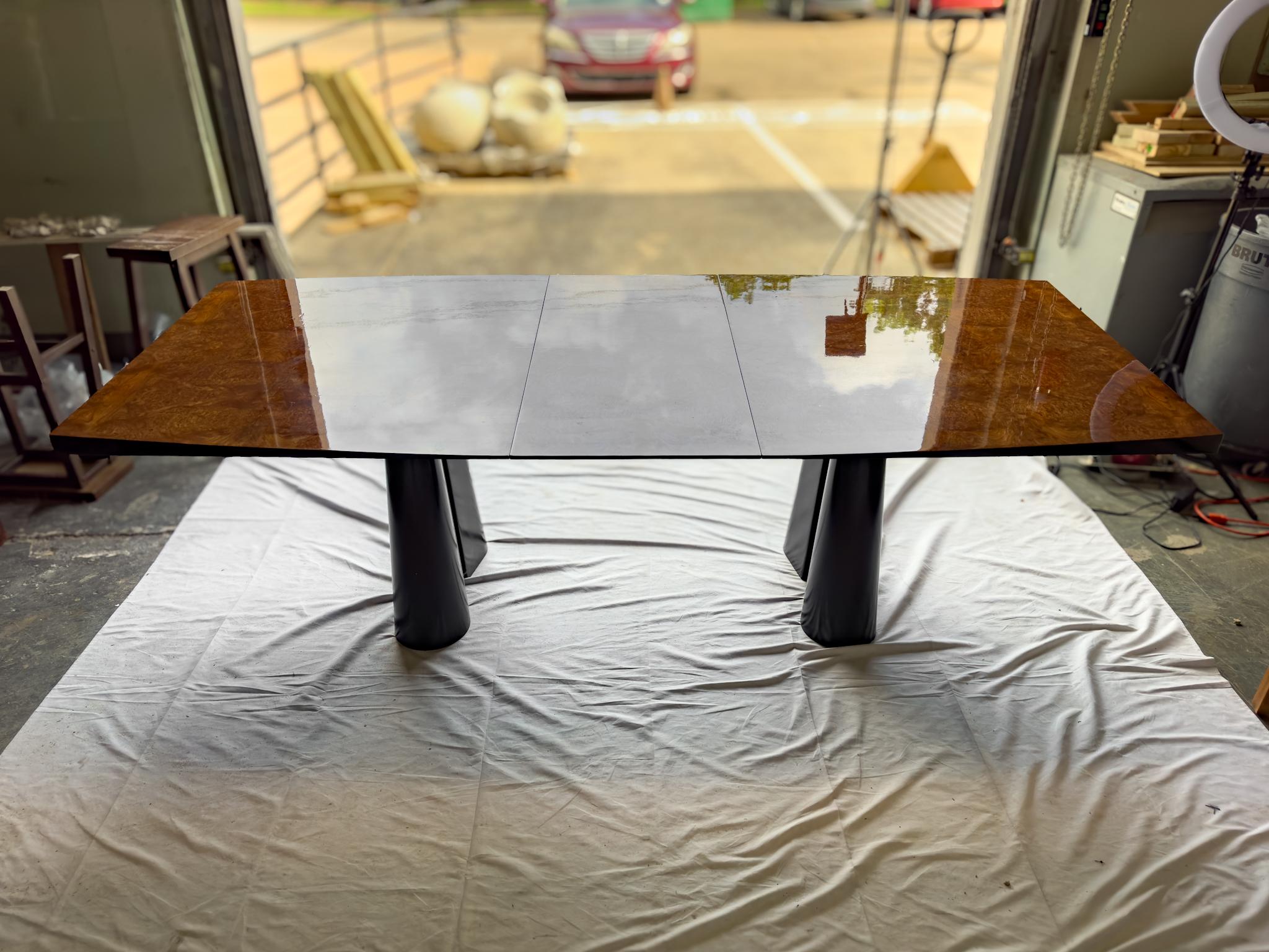 Post Modern Burl and Lacquer Dining Table with Exquisite Book Matched Wood In Good Condition For Sale In Houston, TX