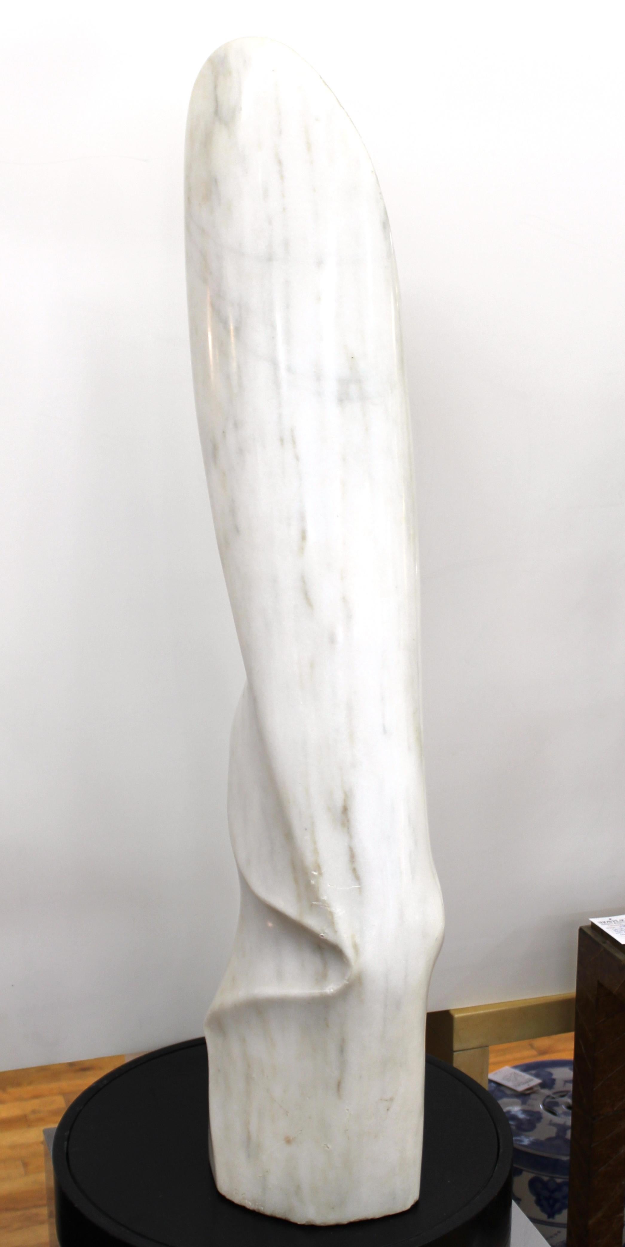 Sculpture abstraite postmoderne en marbre sculpté en vente 2