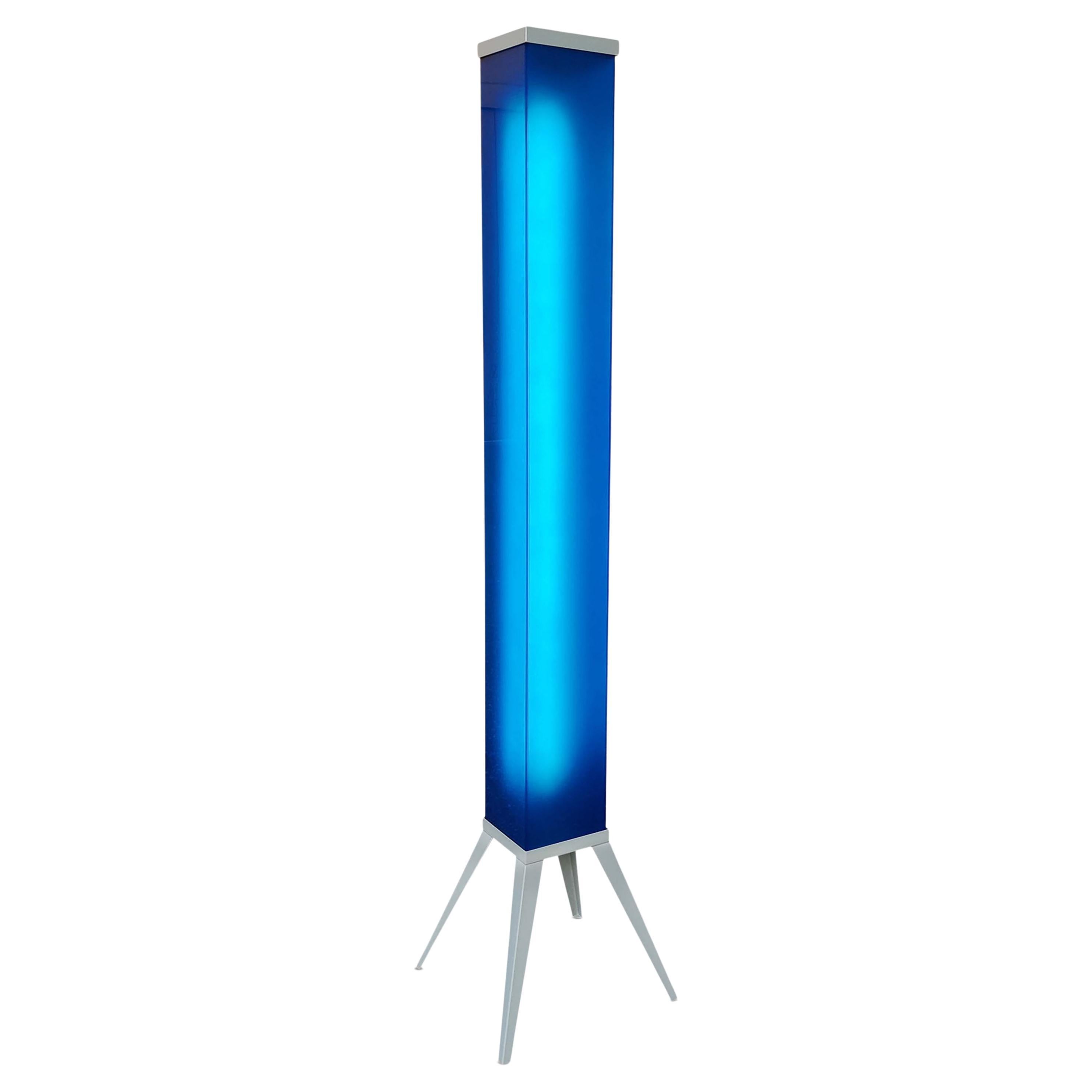 Postmoderne skulpturale Mood Lighting Tower-Stehlampe aus blauem Glas von Curvet USA im Angebot