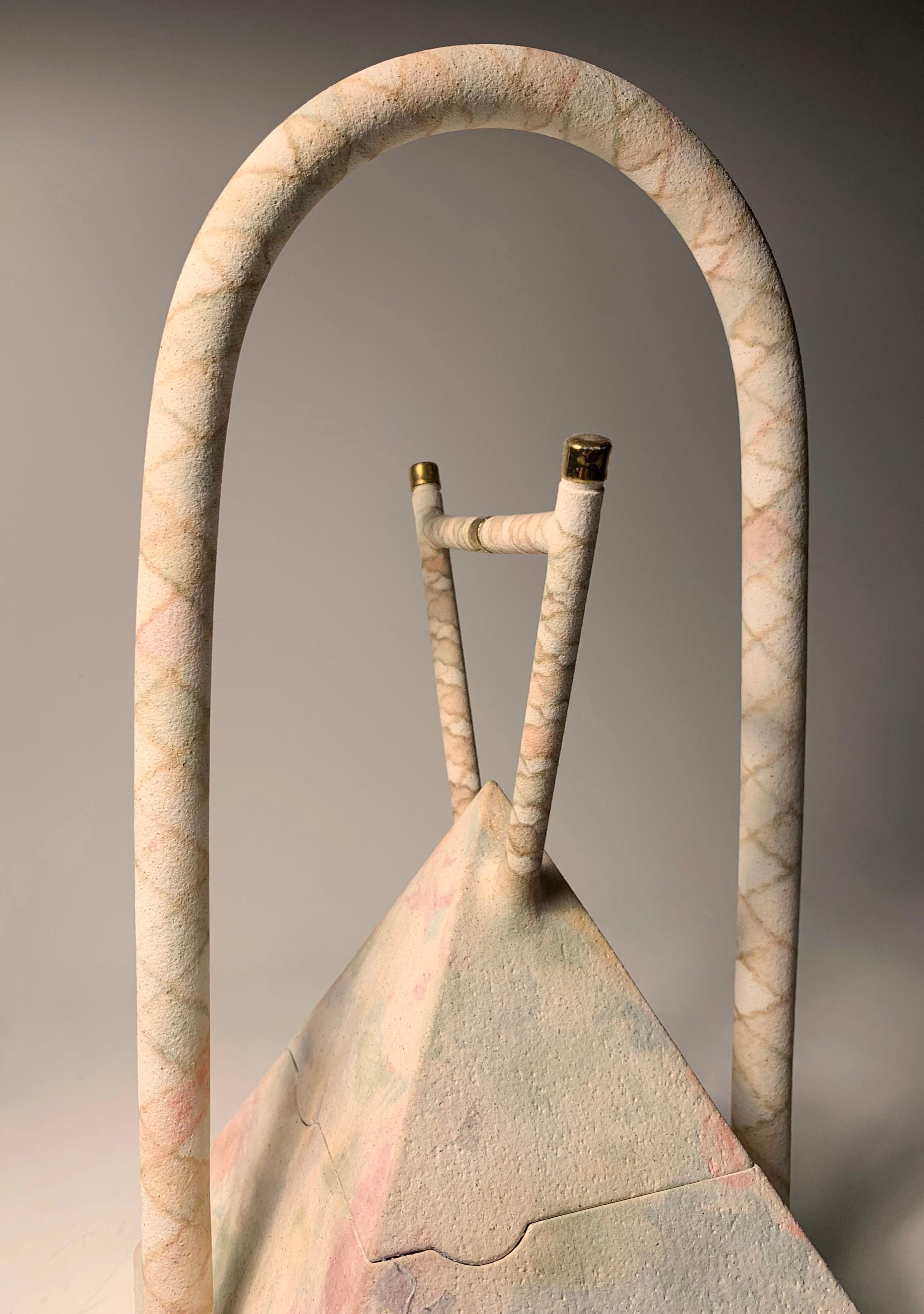 Postmoderne Keramikschachtel mit Deckel des gelisteten Künstlers David B. Ward (20. Jahrhundert) im Angebot
