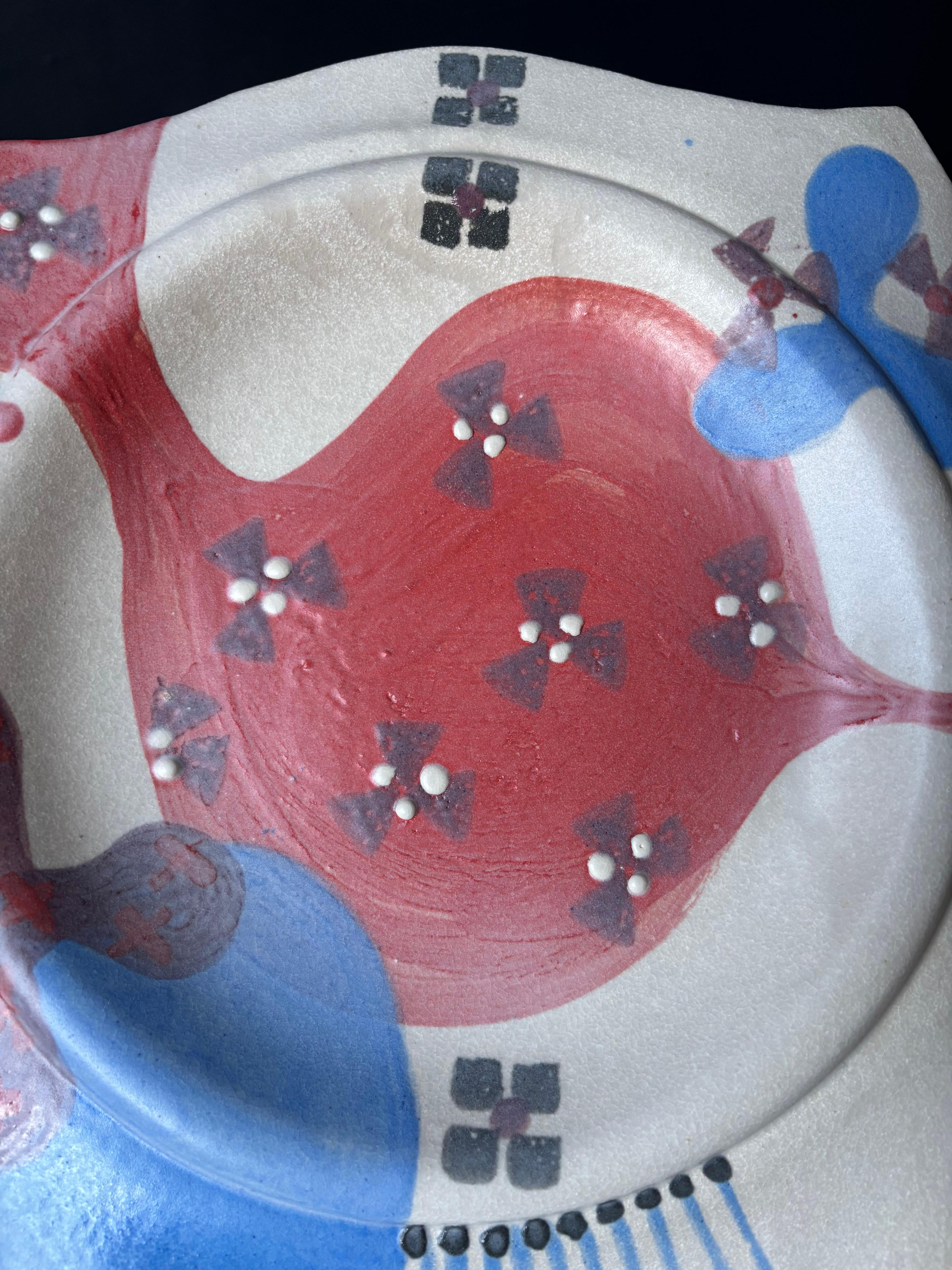 Post-Modern Ceramic Cream, Scarlet, Blue Wall Plate, 1980s For Sale 1