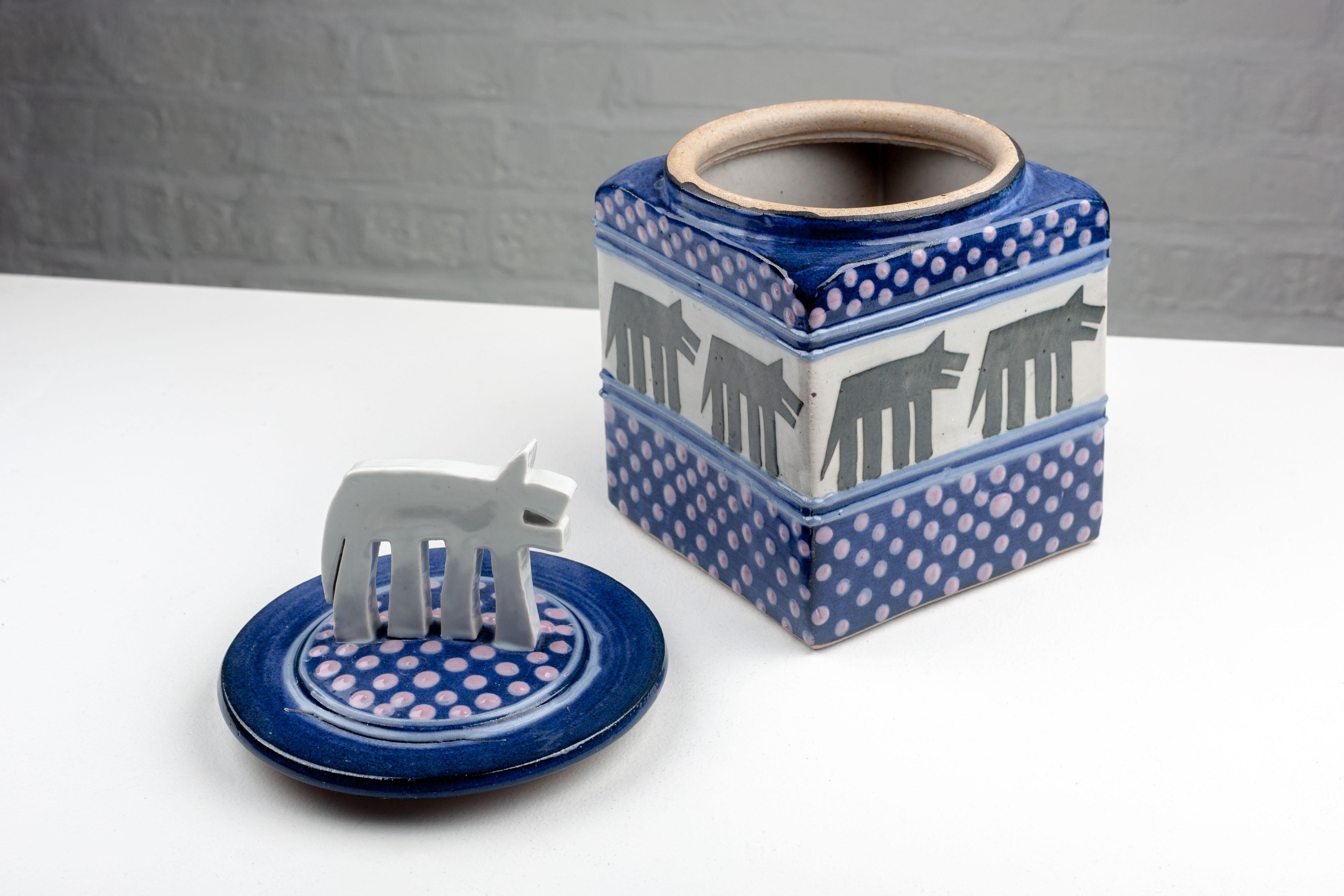 Postmodernes Hunde-Geschirrgefäß aus Keramik von Cunningham Pottery, handgefertigt, 1990er Jahre, USA im Angebot 6