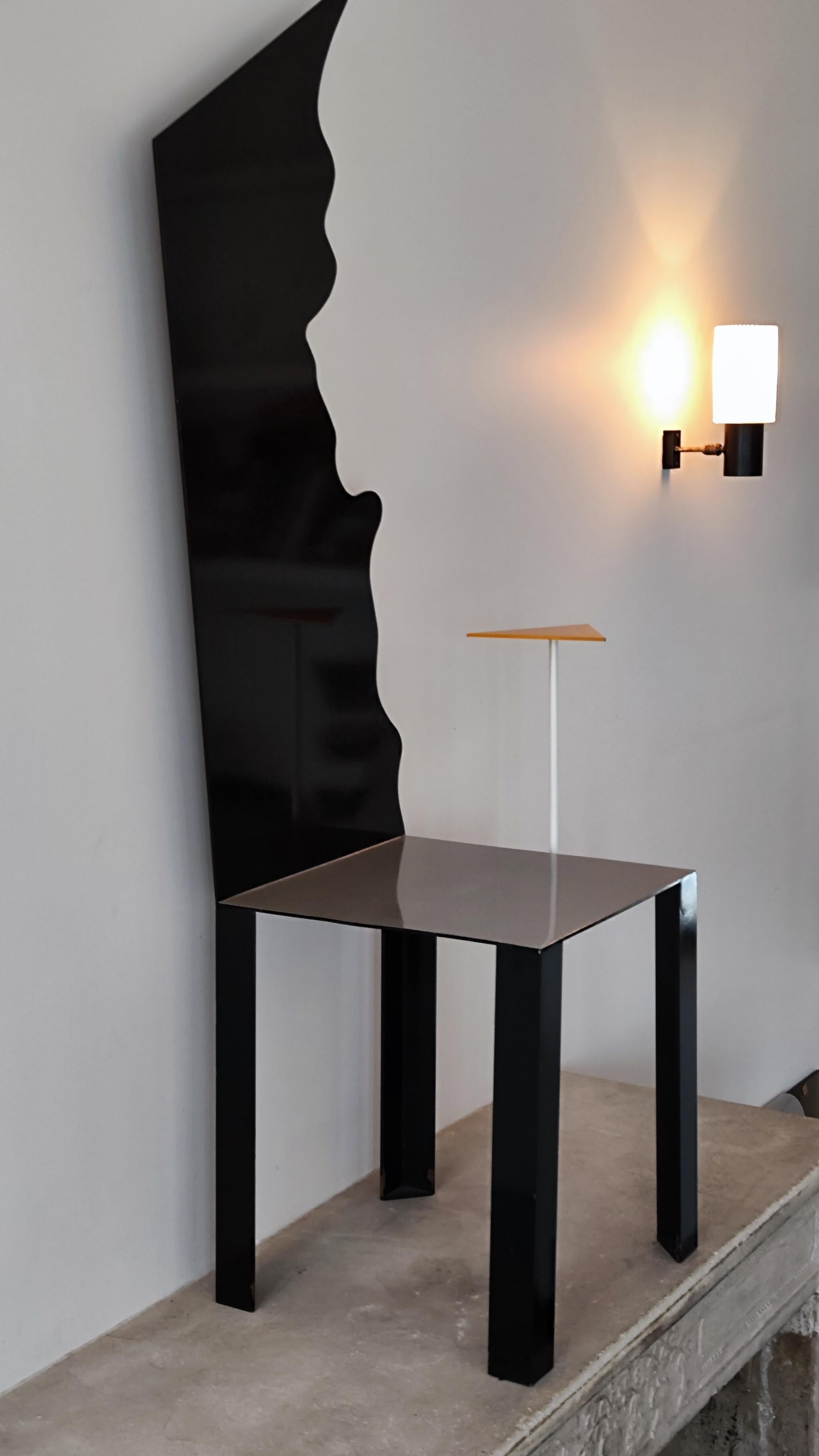 Silla postmoderna años 80 Movimiento Memphis, espíritu Ettore Sottsass en Bueno estado para la venta en Paris, FR