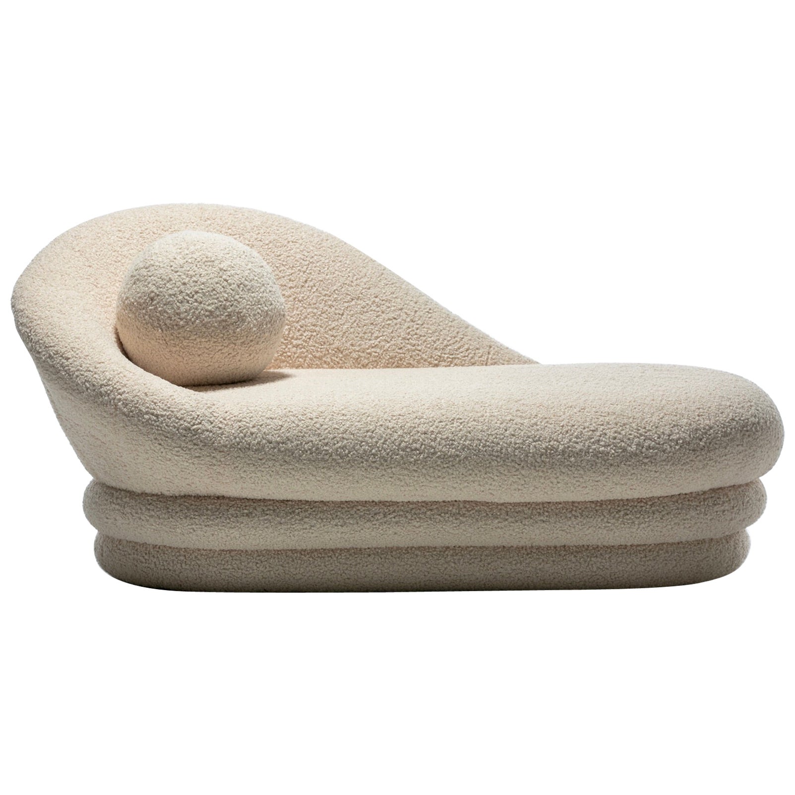 Chaise Lounge post moderna appena rivestita in Bouclé bianco avorio