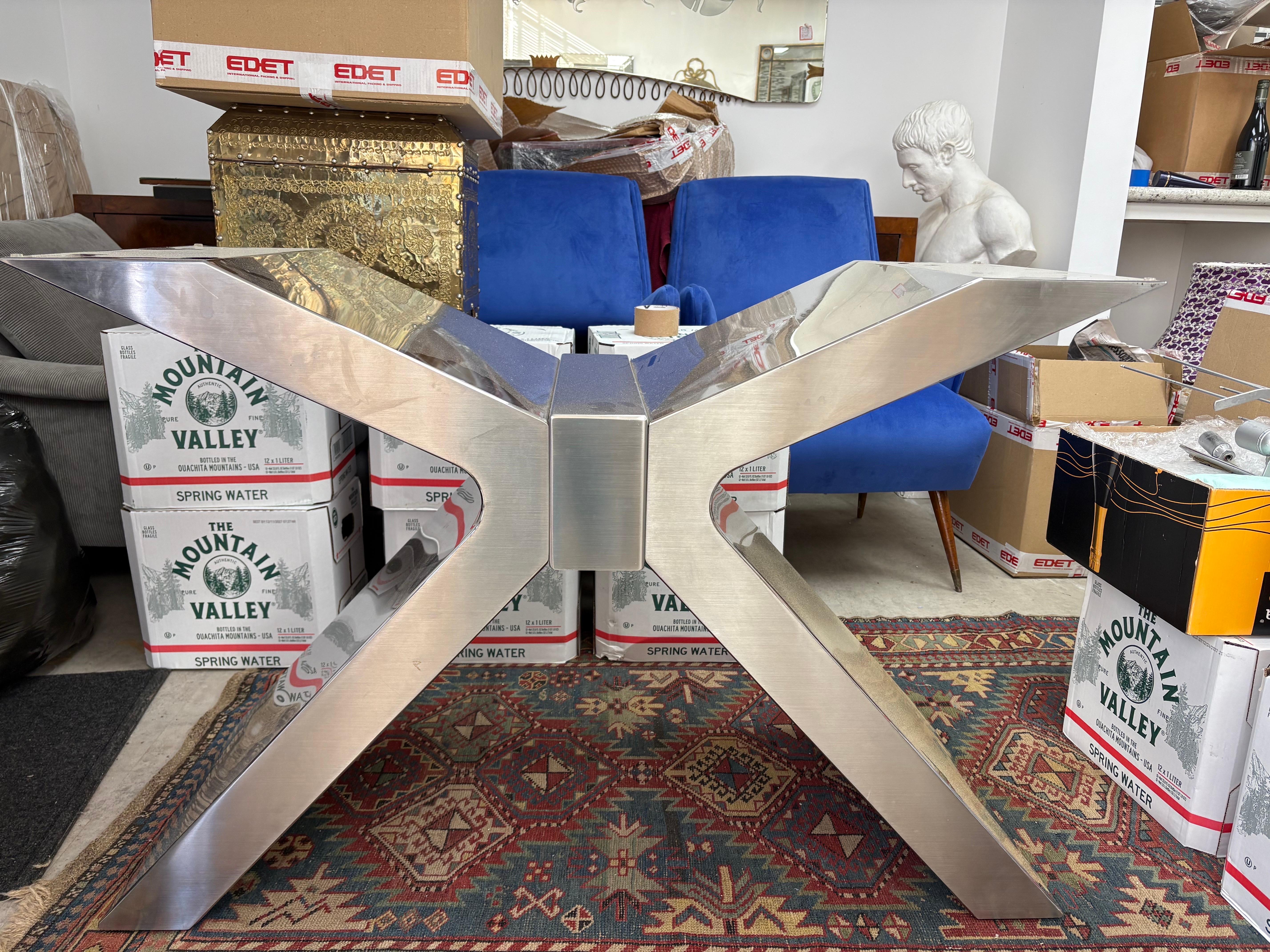 Postmoderne Base de table post-moderne en chrome et acier inoxydable en vente