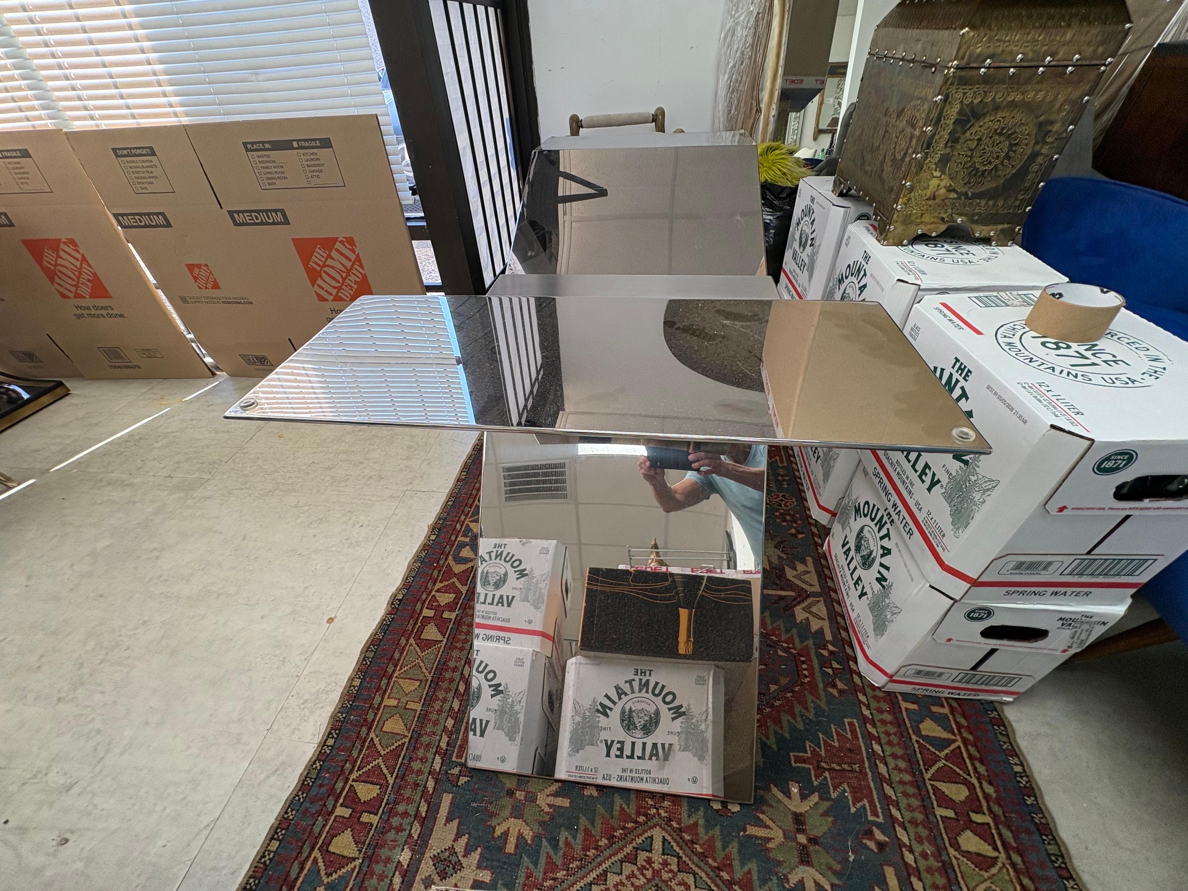 Base de table post-moderne en chrome et acier inoxydable Bon état - En vente à Houston, TX