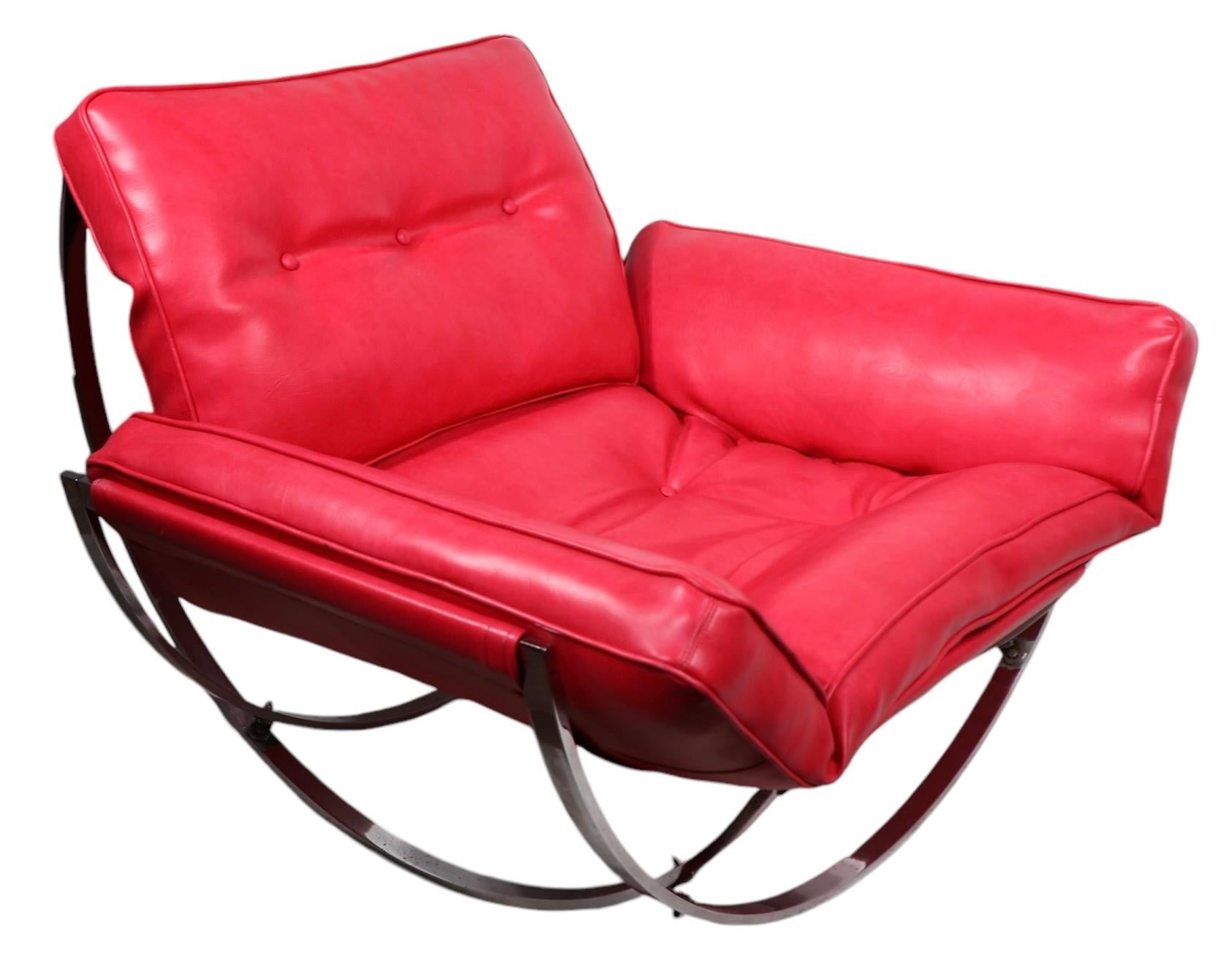 Naugahyde Sedia lounge postmoderna Apollo in cromo e vinile di Leonart Bender per Charleton in vendita
