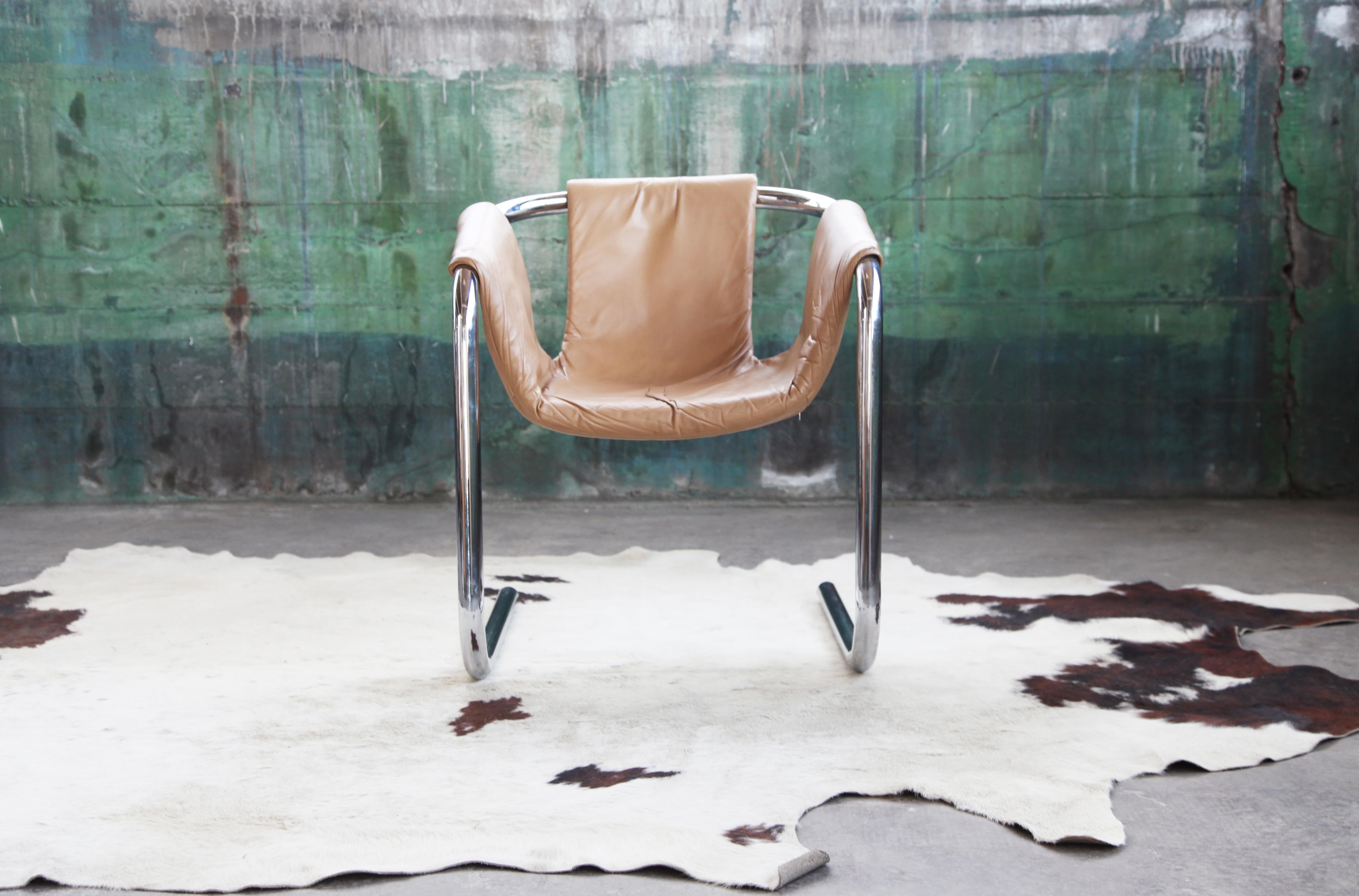 Stunning, and very rare, substantial Postmodern sling Vecta Zermatt lounge chair designed by Duncan Burke and Gunter Eberle for Vecta Group and manufactured in Italy. Each is sold individually, and we have 2 left available in excellent shape. This