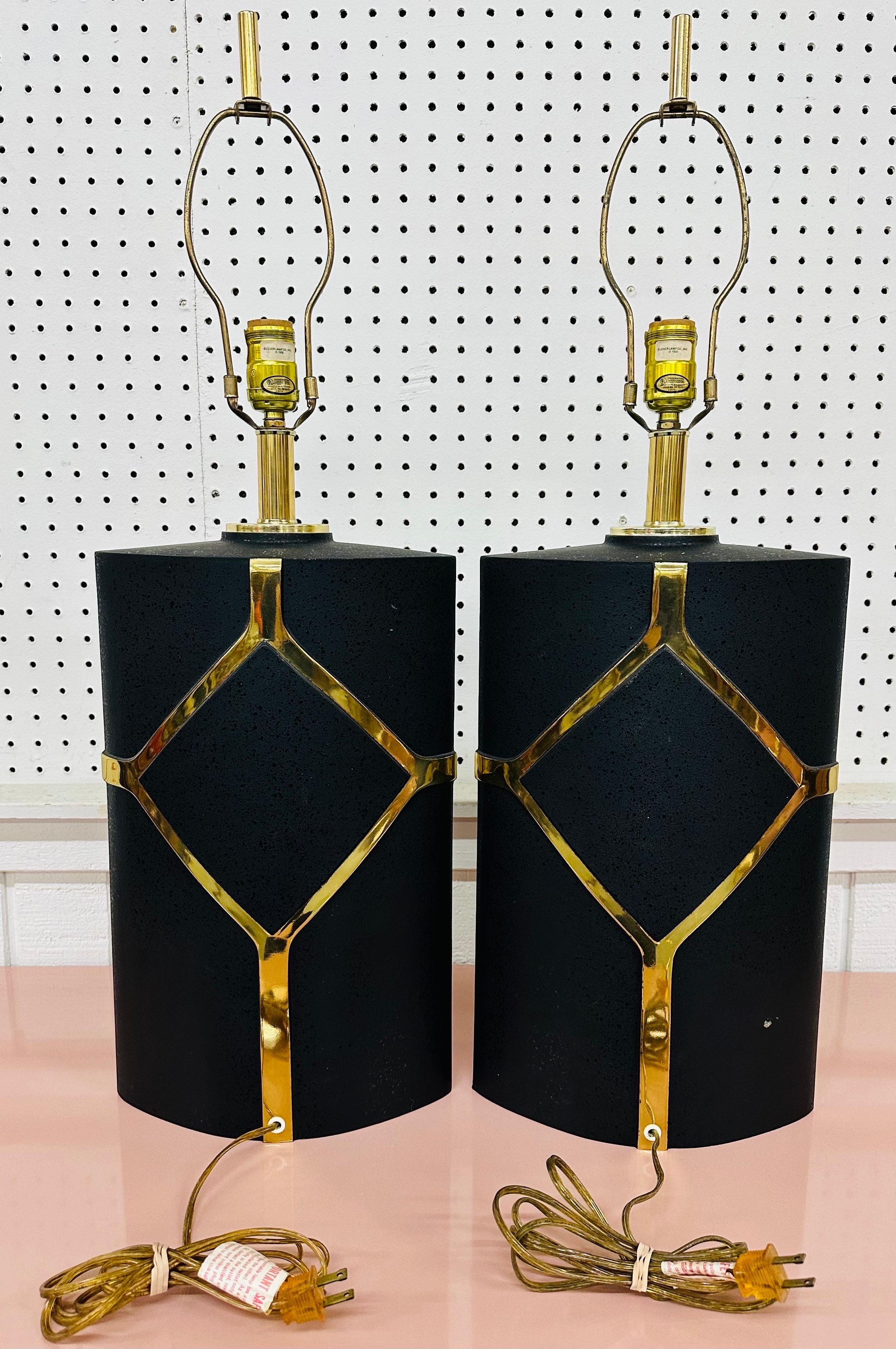 Postmoderne Kleeblattlampe Company Schwarze & Messing Tischlampen - 2er-Set im Zustand „Gut“ im Angebot in Clarksboro, NJ