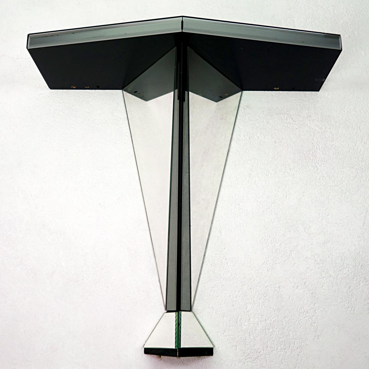 Postmoderne Console ou table d'appoint postmoderne en verre miroir en vente