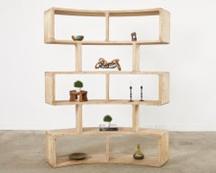 Modernes geschwungenes Bücherregal Etagere aus aufgearbeitetem Douglas Fir