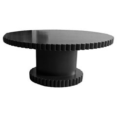 Mesa de comedor postmoderna a medida Negra ovalada Reeded edge