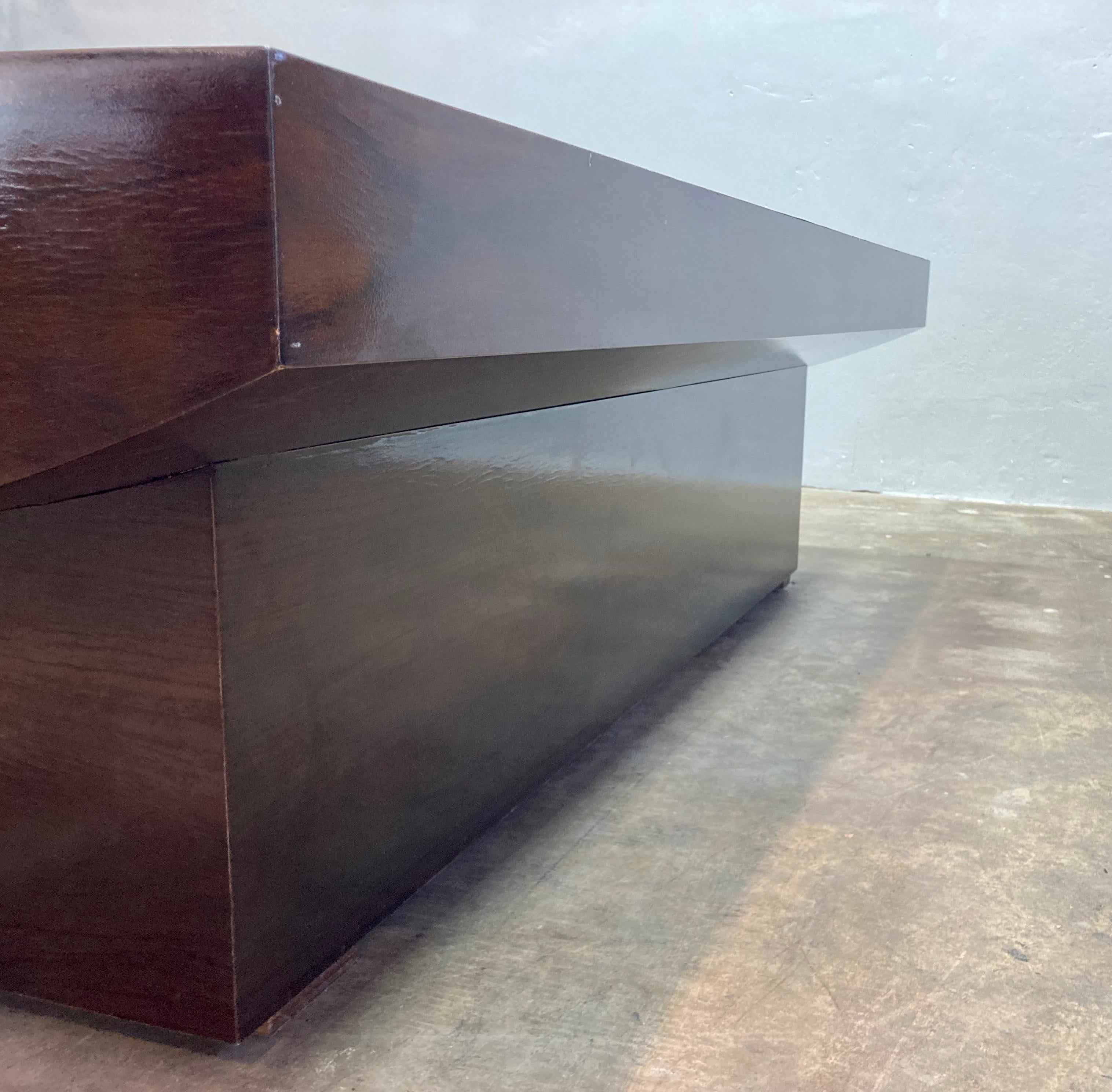 Post Modern Custom Lacquer Couchtisch im Angebot 6
