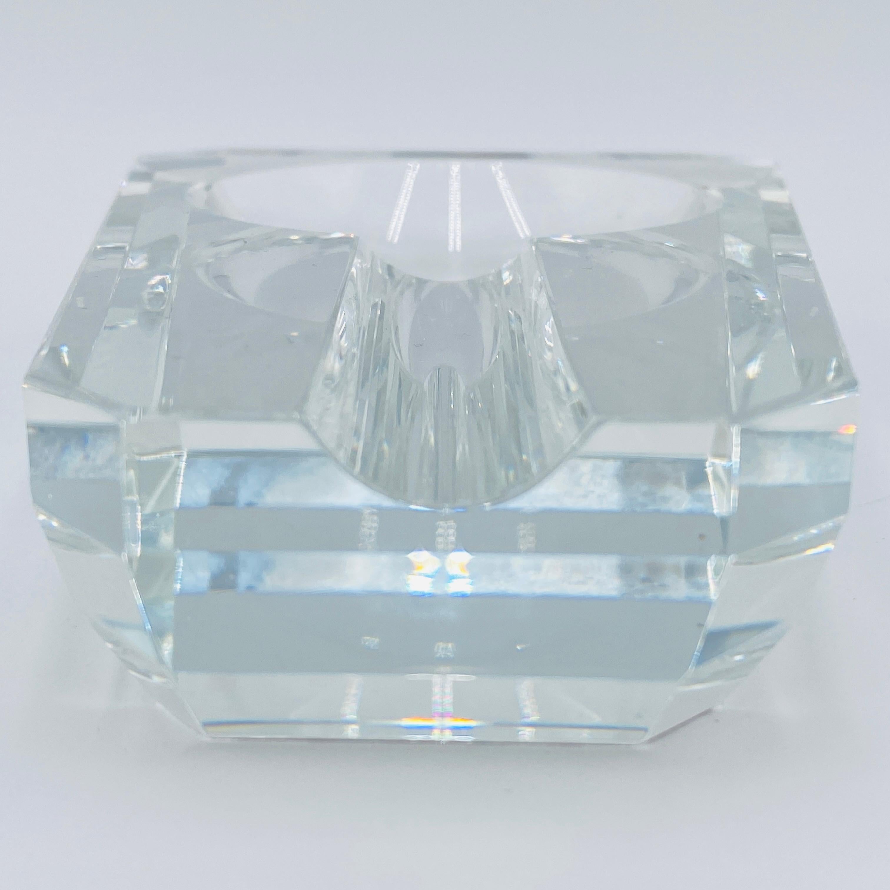 Cenicero de cristal tallado postmoderno para puros Posmoderno en venta