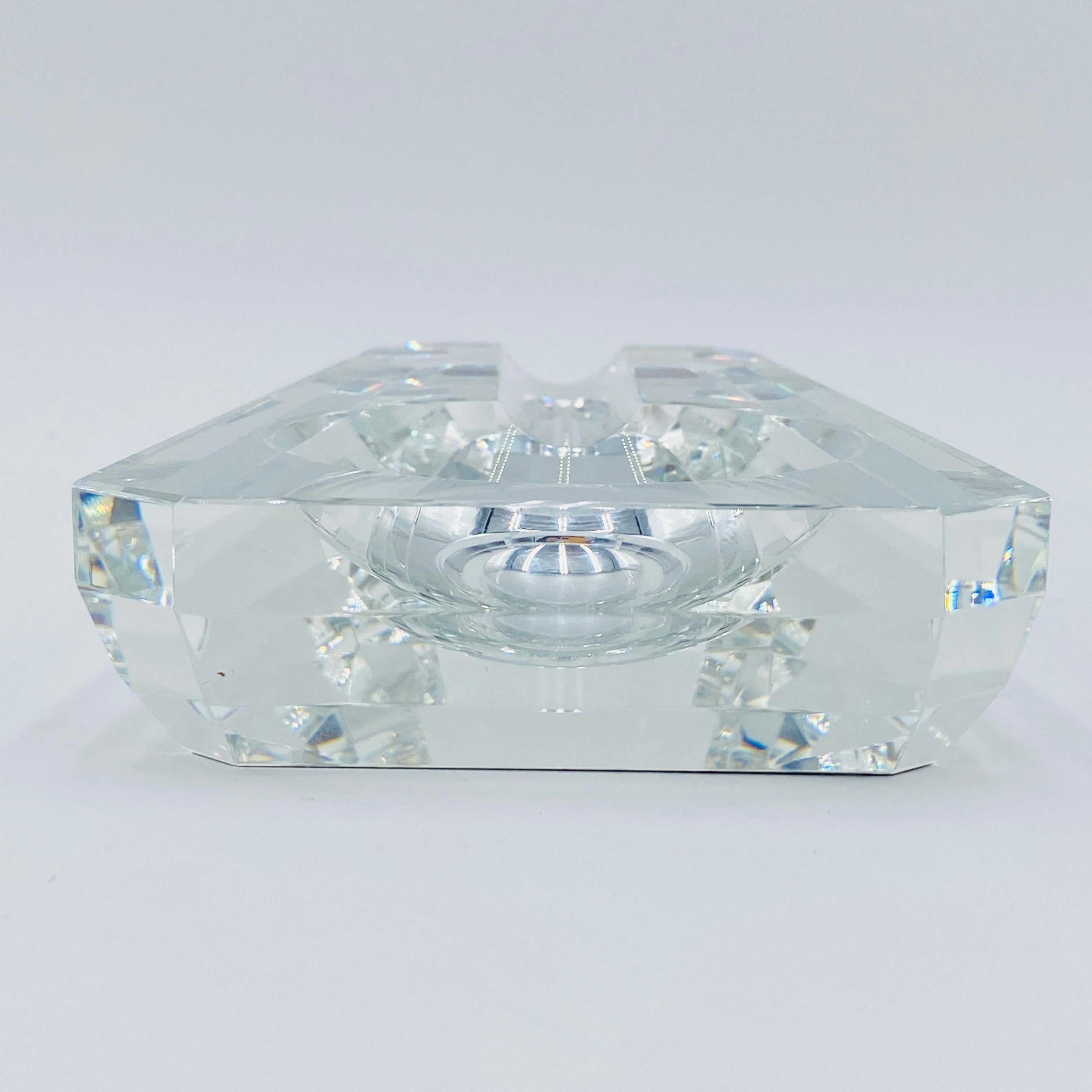 Cenicero de cristal tallado postmoderno para puros siglo XX en venta