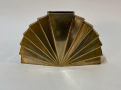 Vase éventail en laiton The Moderns Dara International