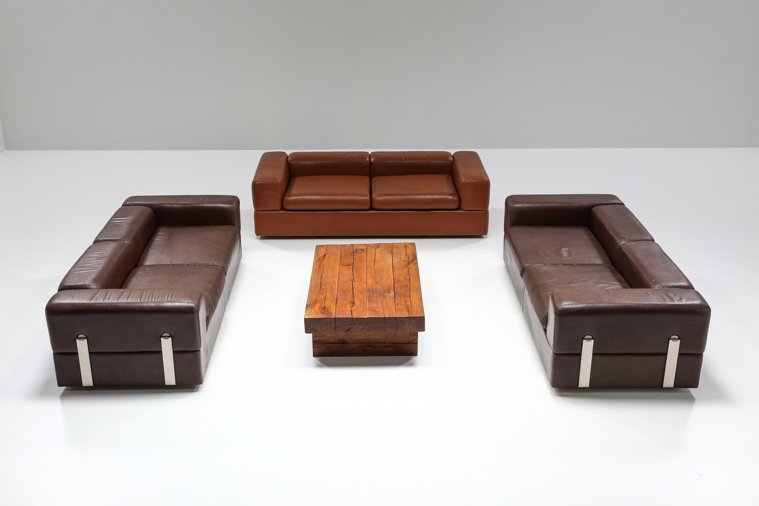 Postmodern; Space-age; Tito Agnoli for Cinova, sofa bed 711 in cognac leather, Italy, the 1960s; Italy; Italian design; 

Postmodern sofa which can be converted into a daybed, designed by Tito Agnoli and manufactured by Cinova. A truly remarkable