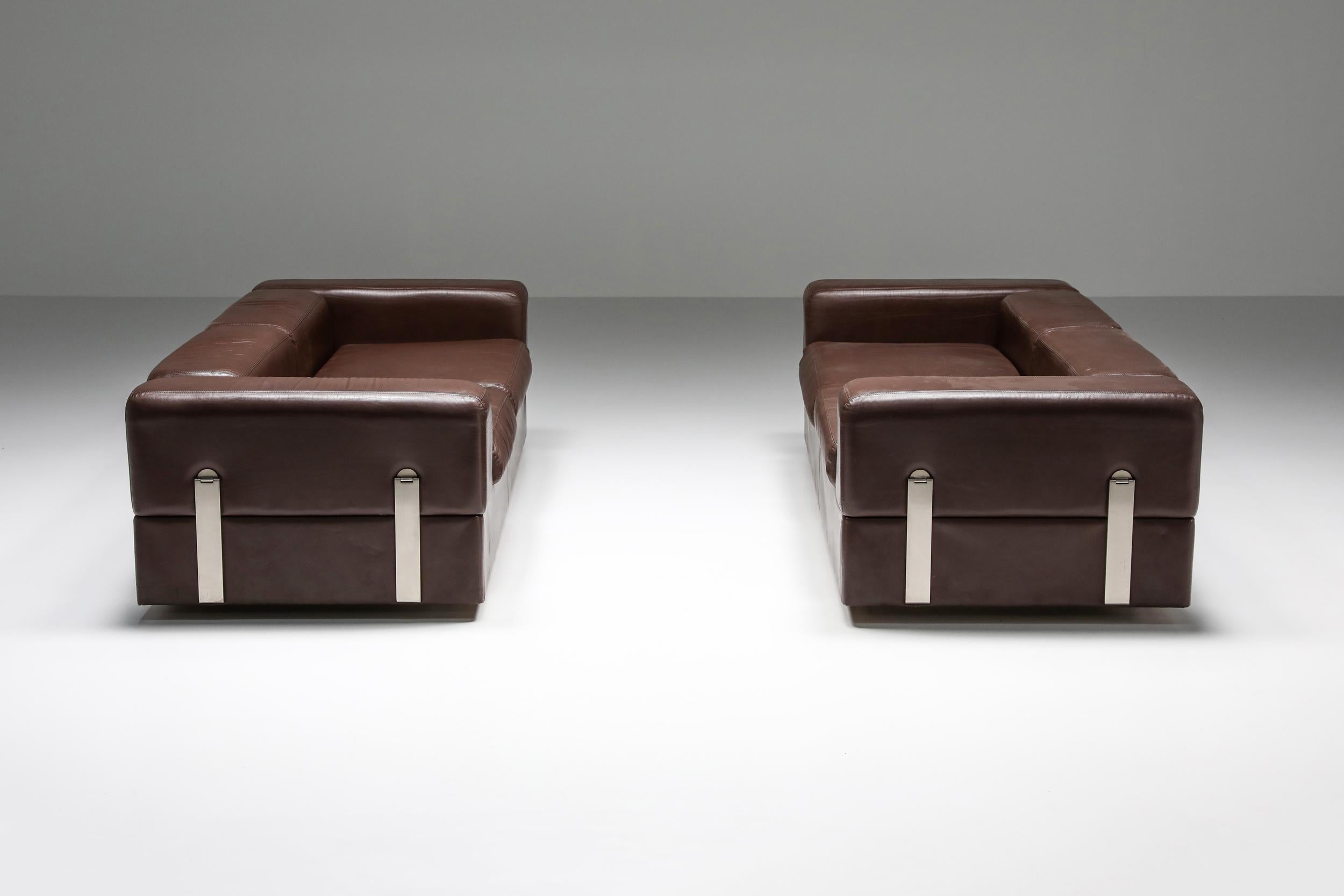 Italian Post-Modern Daybed Sofa 711 by Tito Agnoli for Cinova in Brown Leather, 1960 For Sale