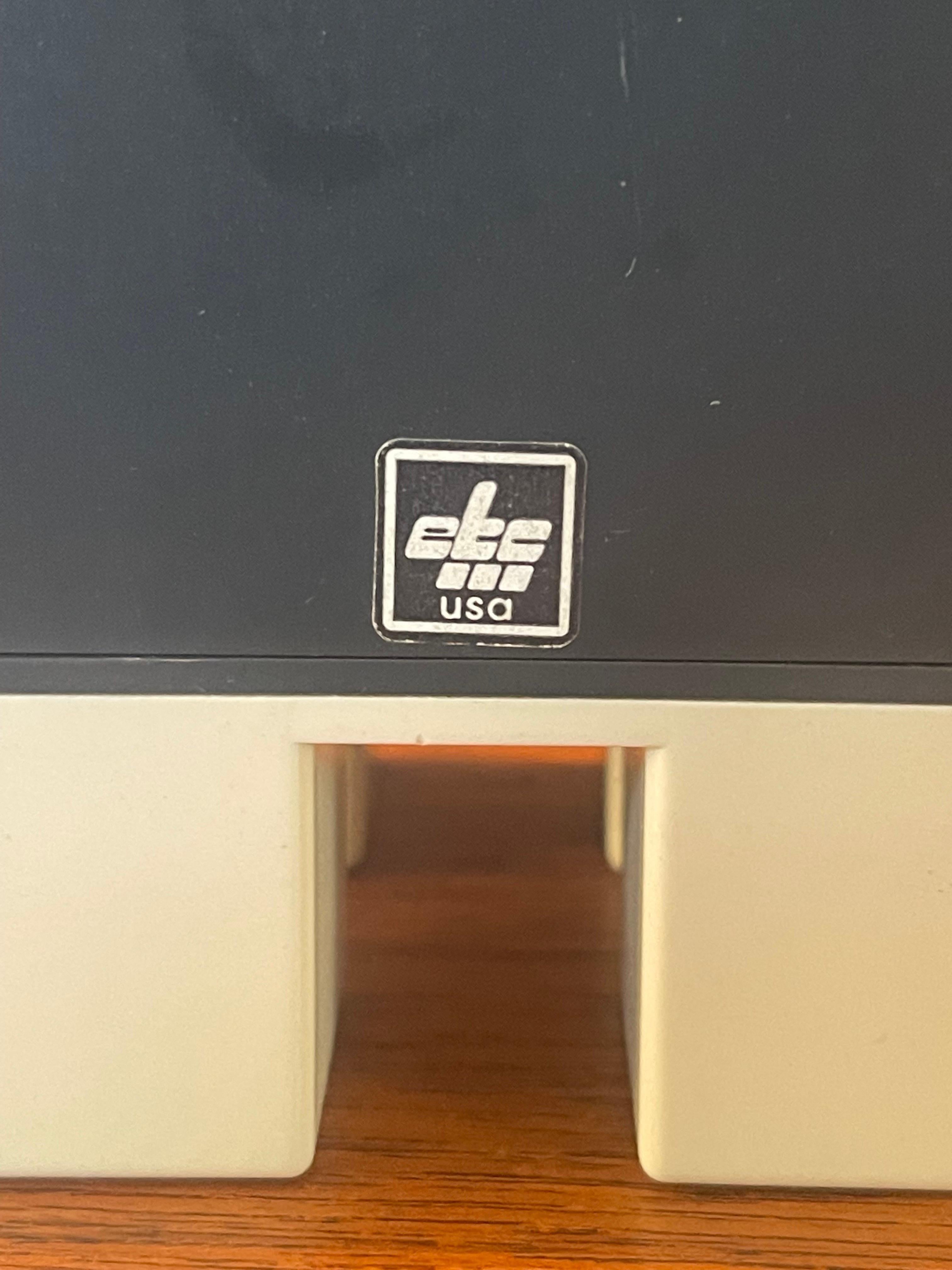 Postmoderne Schreibtischuhr von ETC USA im Angebot 5