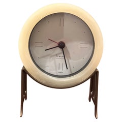 Reloj de sobremesa postmoderno de Michael Graves