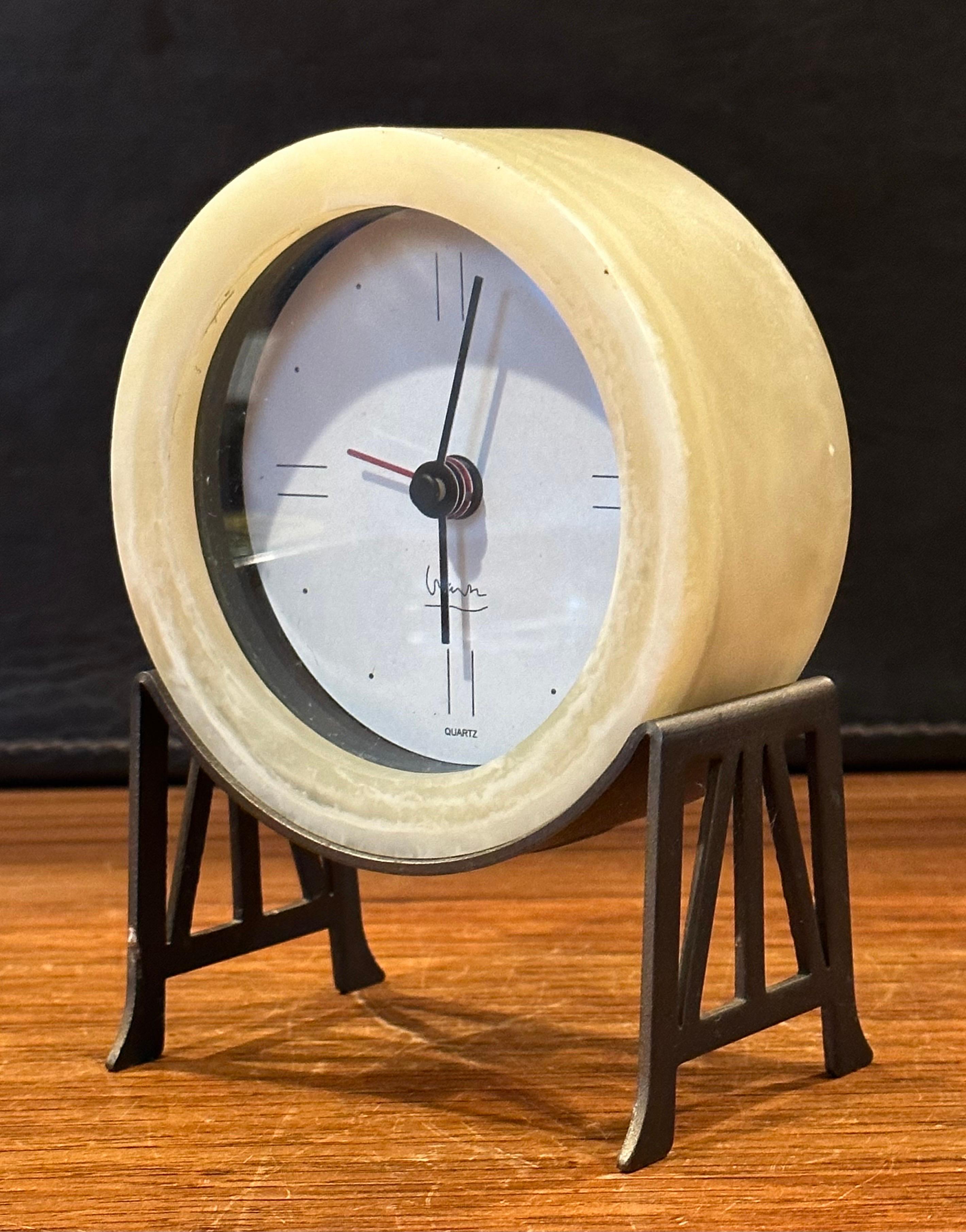 Horloge de bureau post-moderne de Michael Graves Bon état - En vente à San Diego, CA