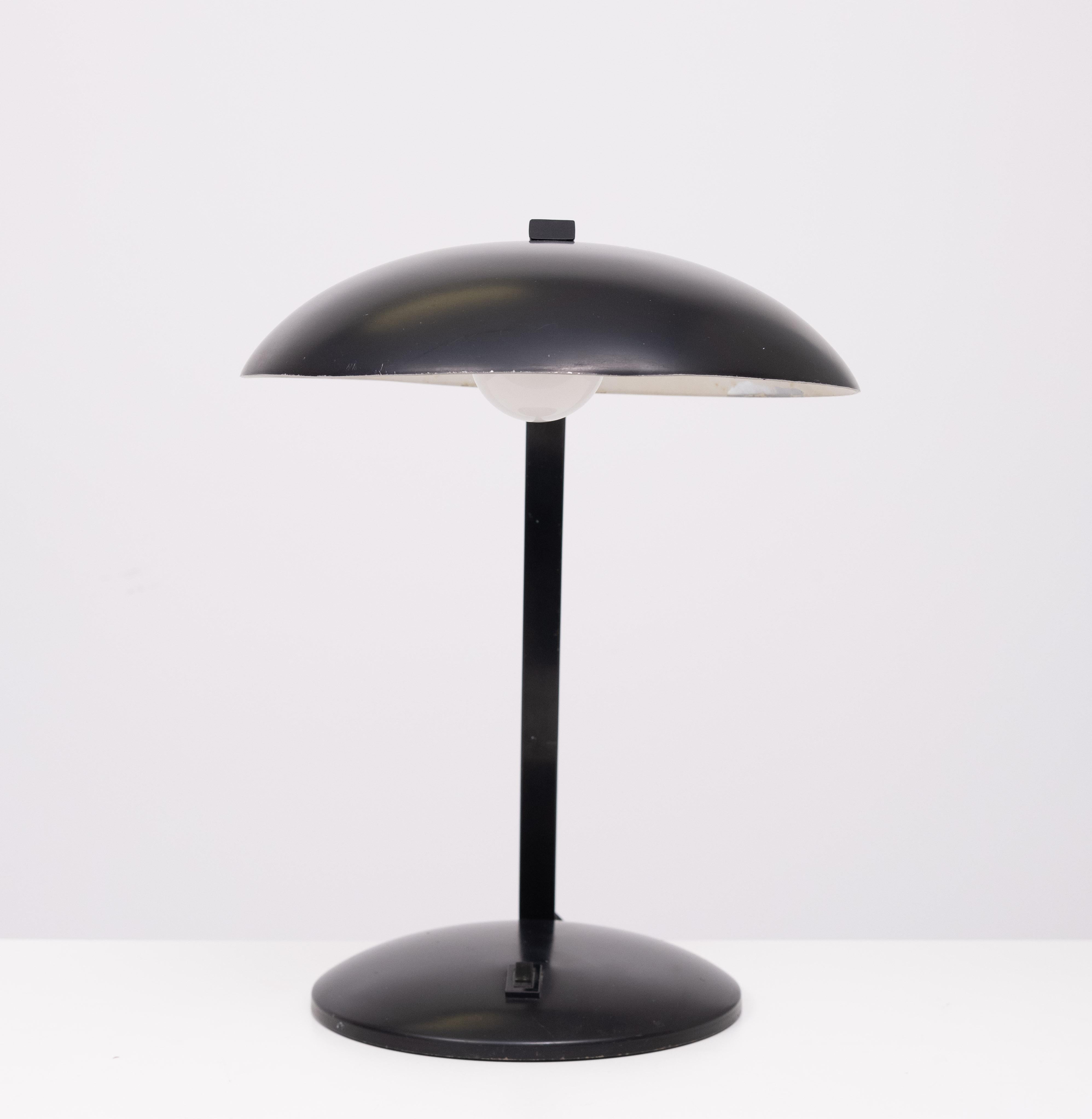 Italian Post Modern Desk lamp by Nuova Veneta Lumi,  Italy 1980s For Sale