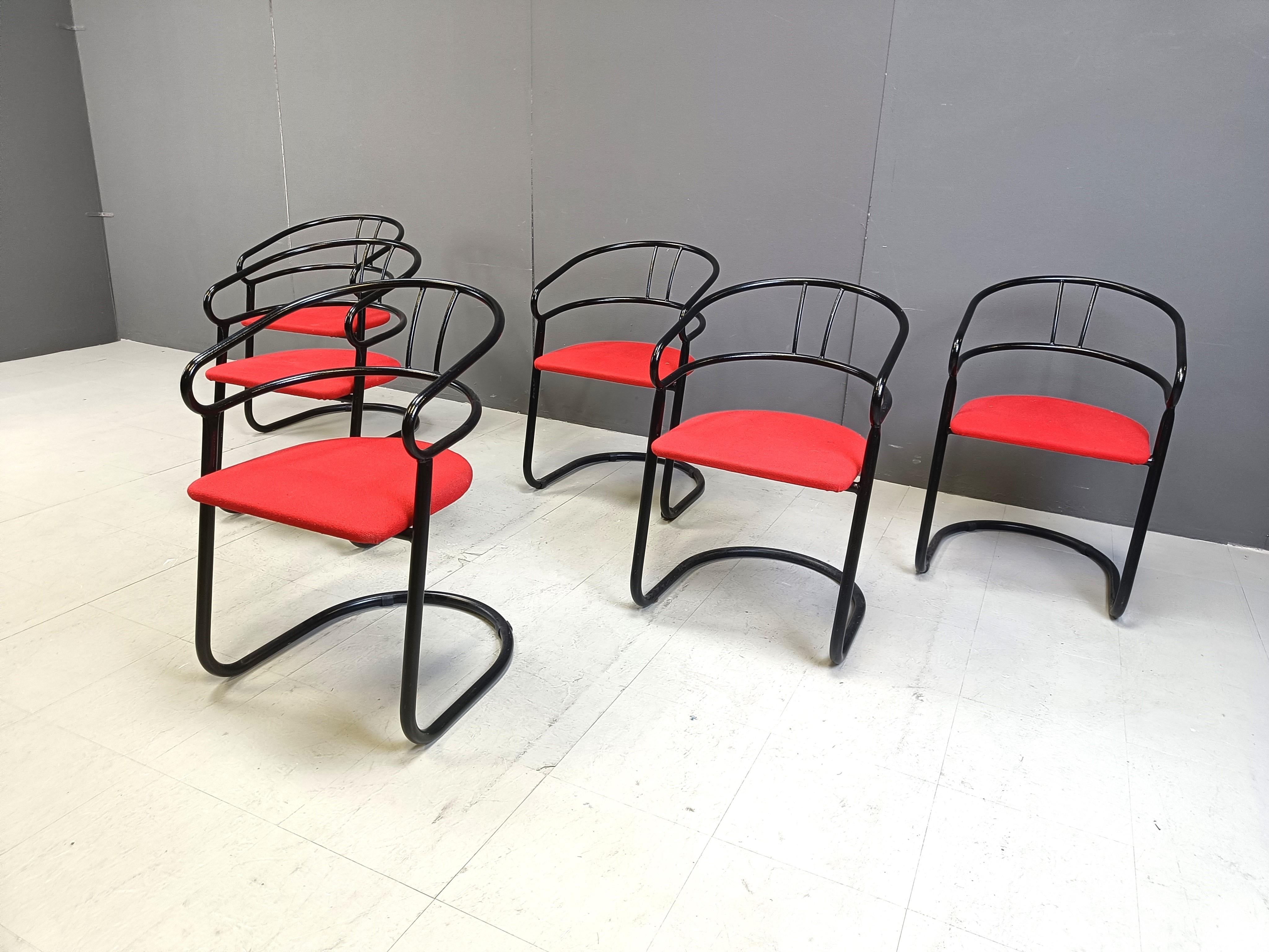 Post modern dining chairs, 1980s In Good Condition For Sale In Leuven, Vlaams Gewest