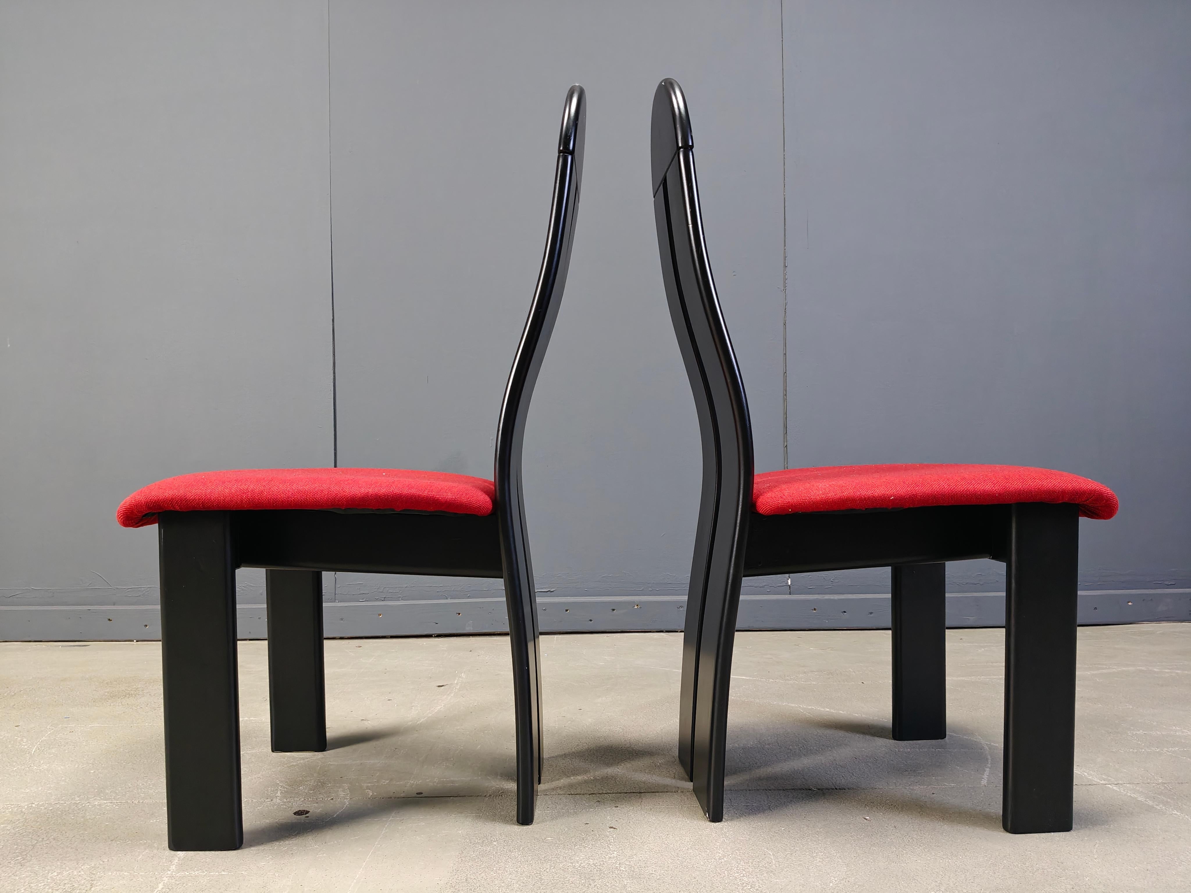 Post modern dining chairs, 1980s (Stoff) im Angebot