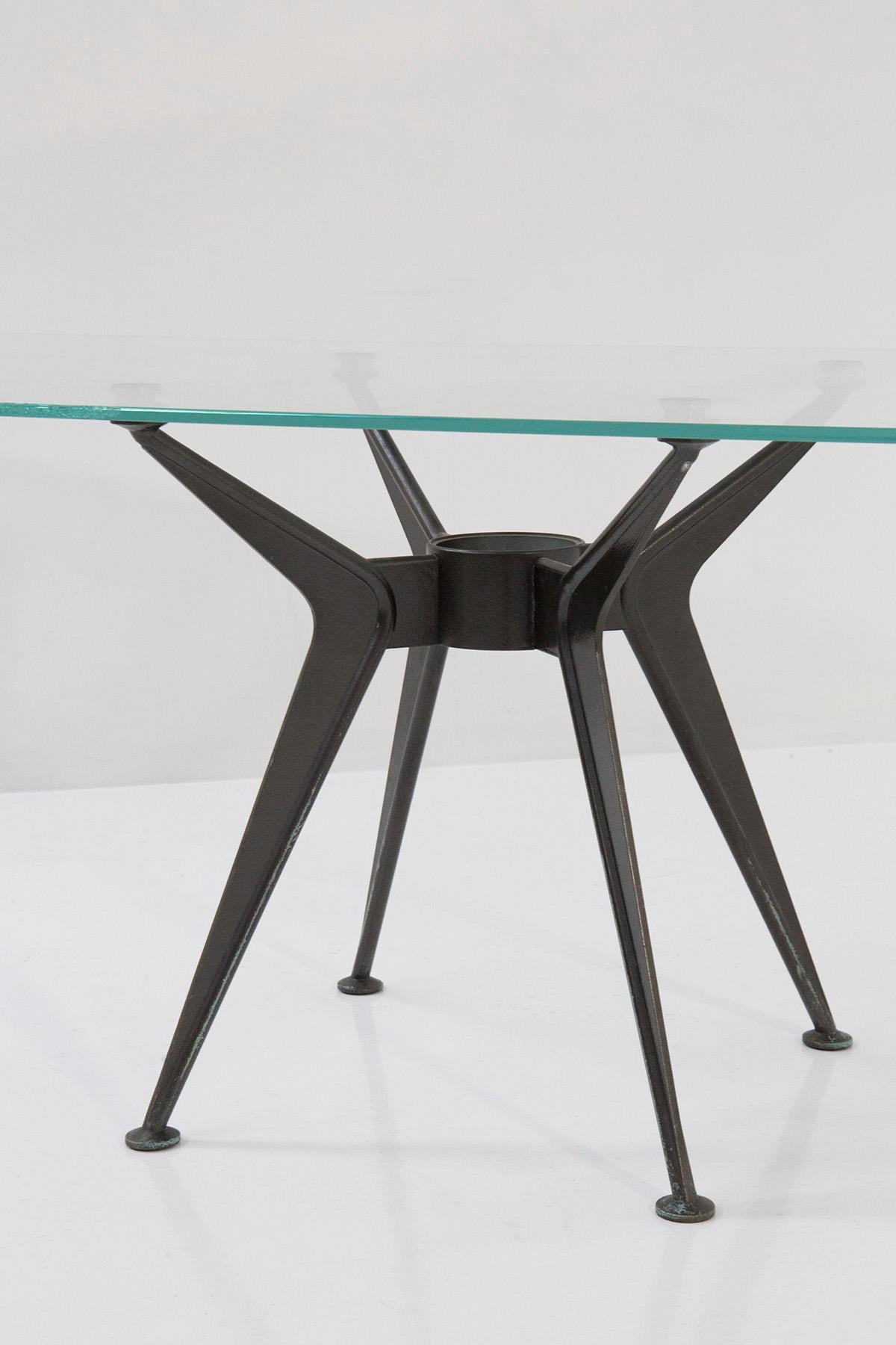 Post Modern dining table Glass and Iron Attributed to Norman Foster In Good Condition For Sale In Milano, IT