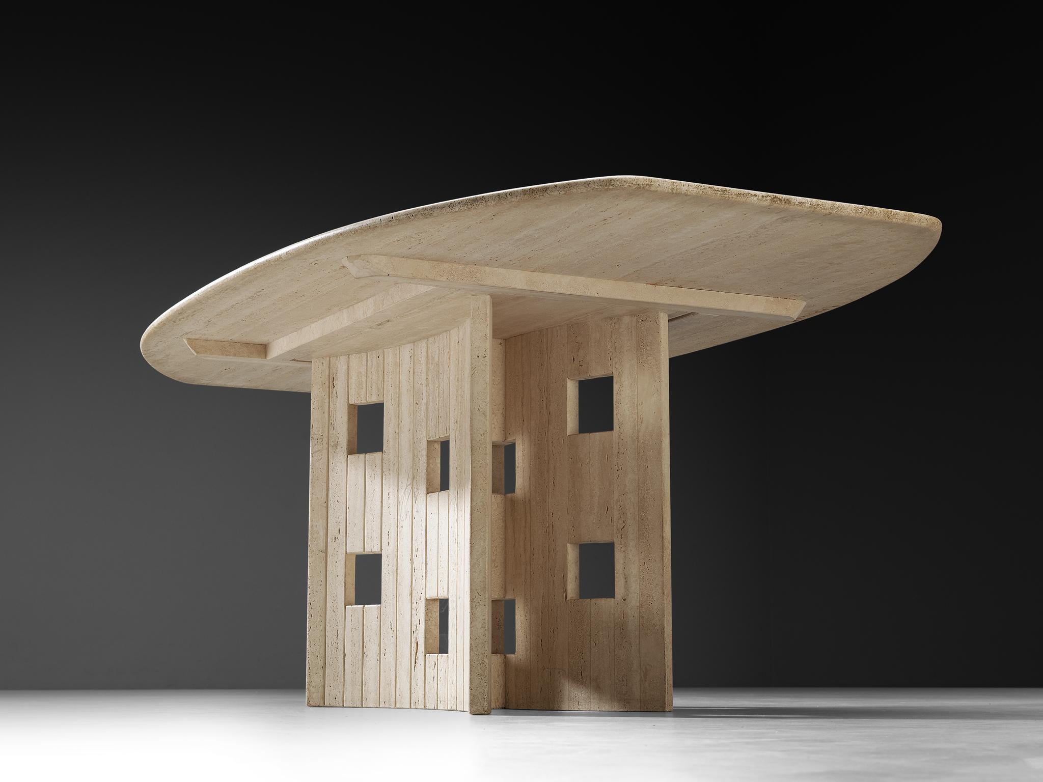 Mesa de Comedor Postmoderna en Travertino con Base Geométrica Europeo en venta