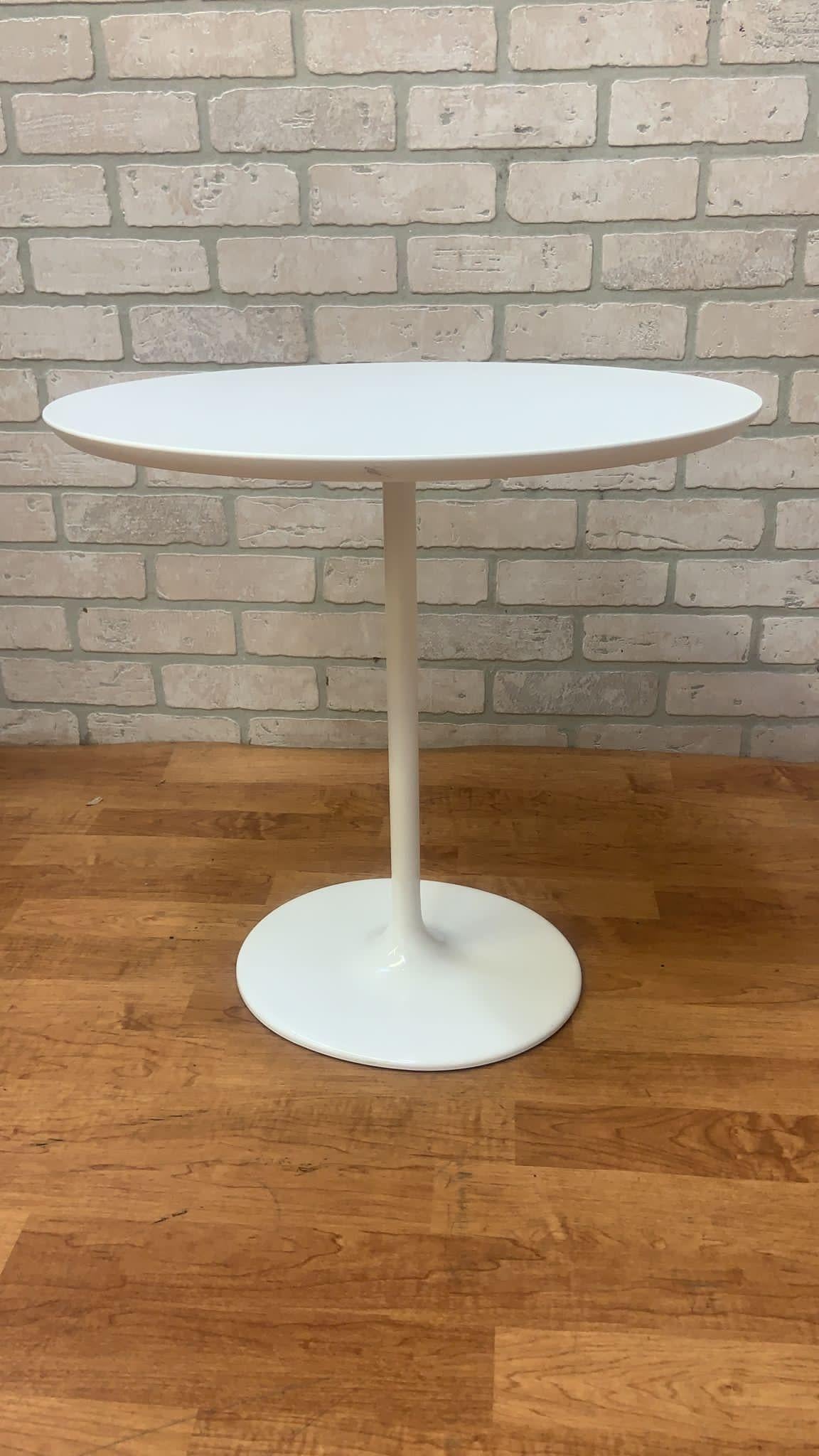 Italian Post Modern Dizzie White Oval Base Side Table by Lievore Altherr Molina for Arpe For Sale