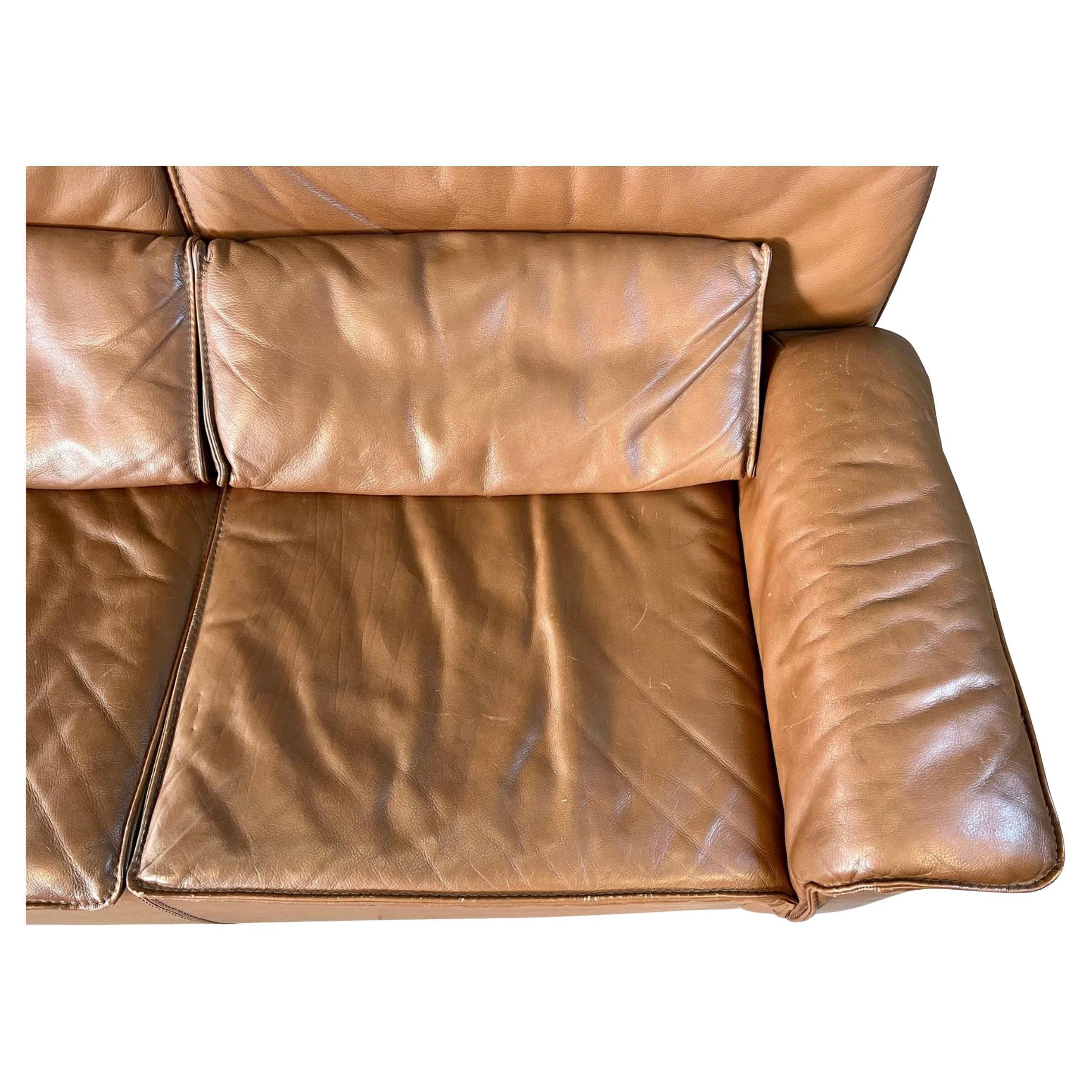 Postmoderno Divano olandese moderno in pelle marrone cognac, divano e poltrona in vendita