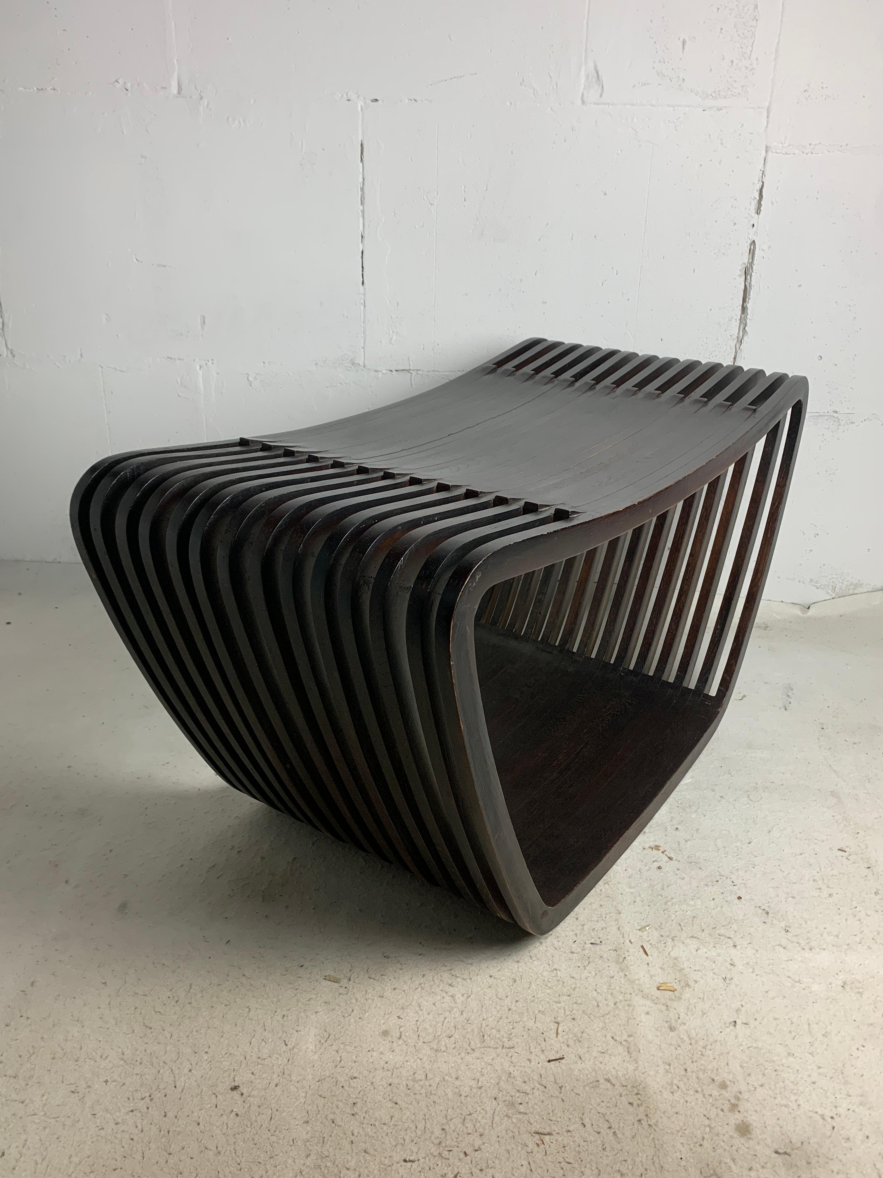 Banc ou table basse néerlandaise post-moderne à lattes en bois aux courbes ondulantes, 1970 en vente 8