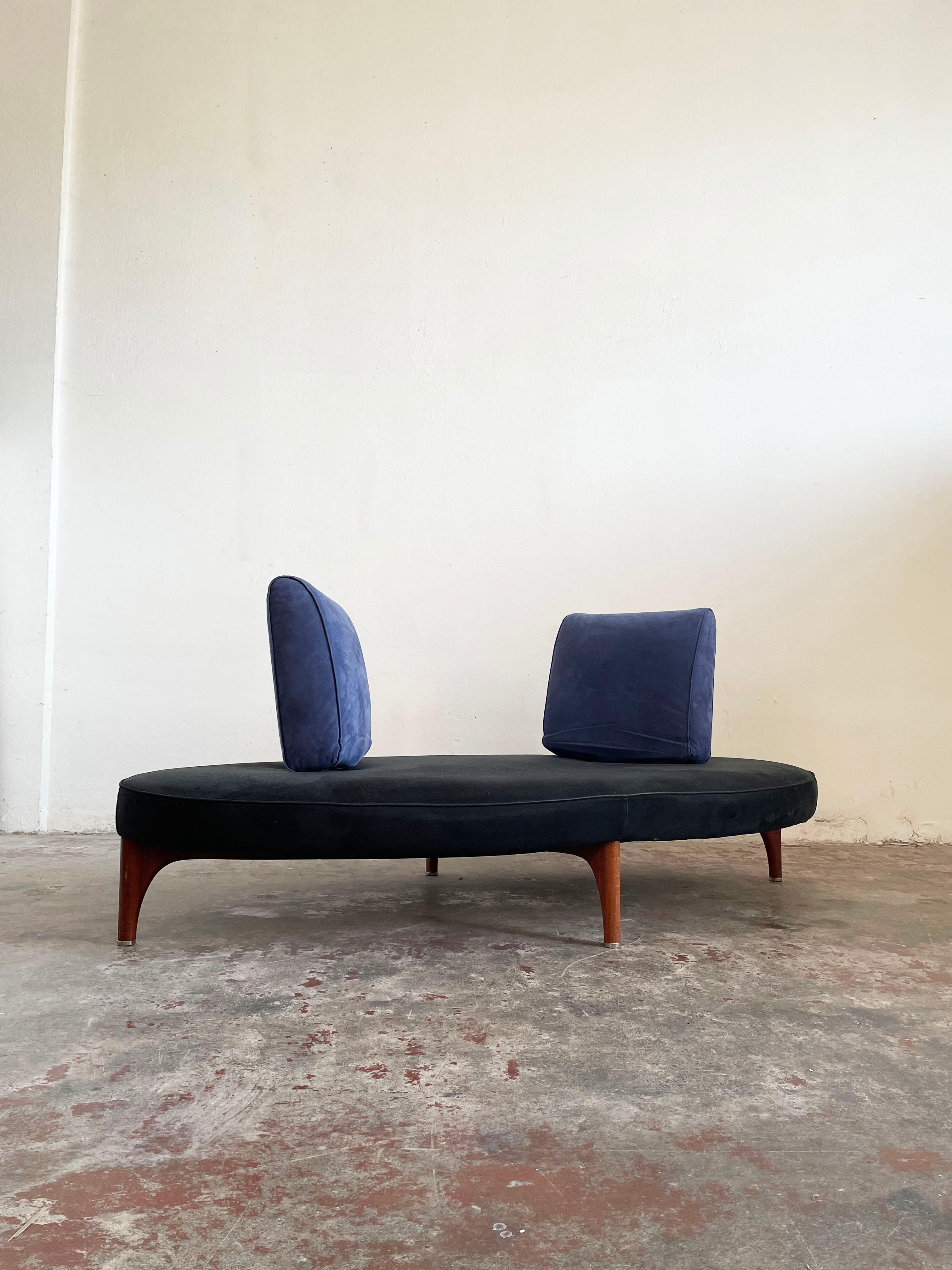 Upholstered sofa 