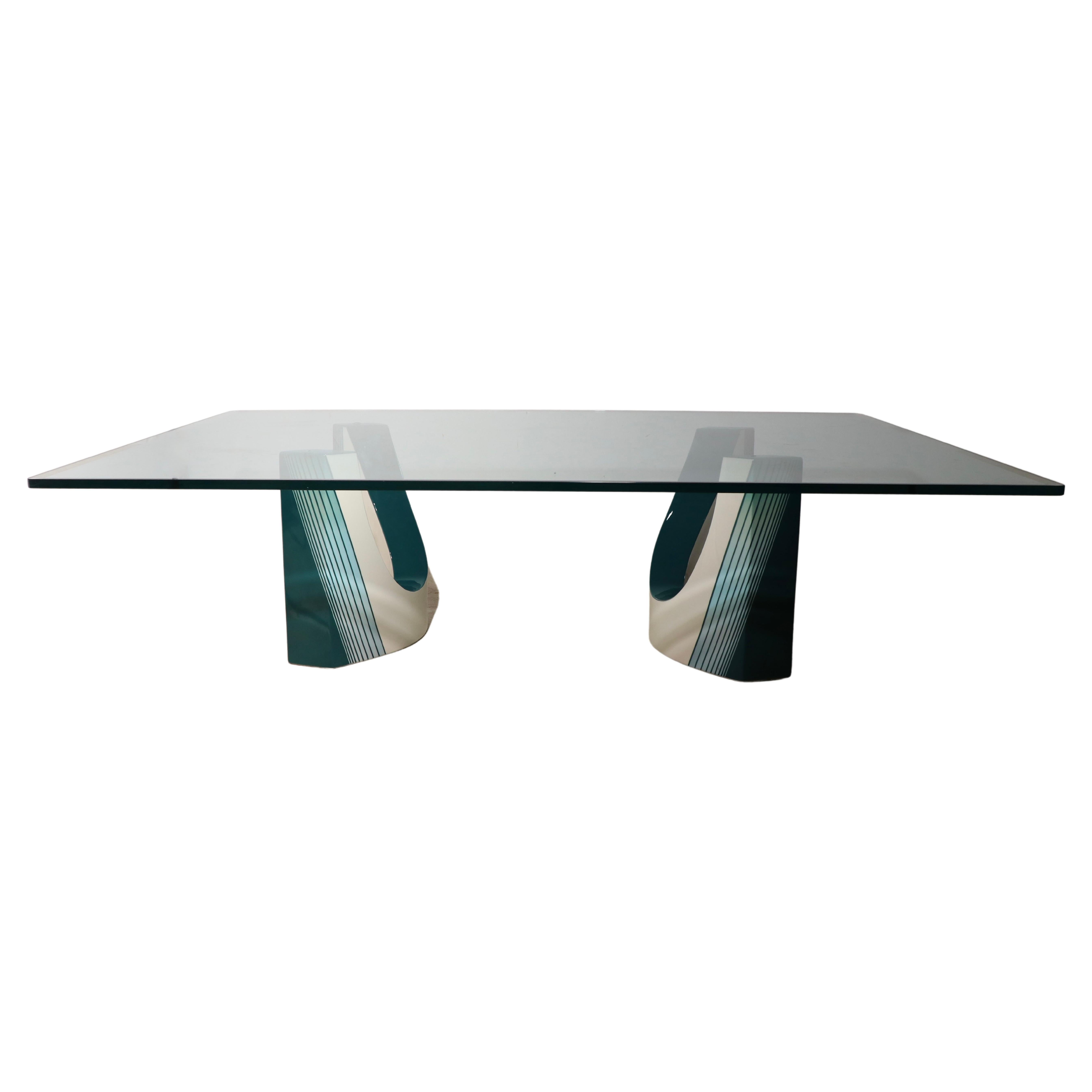 Table basse post-moderne en verre et émail de style post-moderne datée de91 probablement fabriquée en Italie